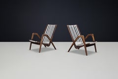 Rare paire de chaises longues en chêne sculpté de Jan Vaněk, années 1940, modernisme tchèque