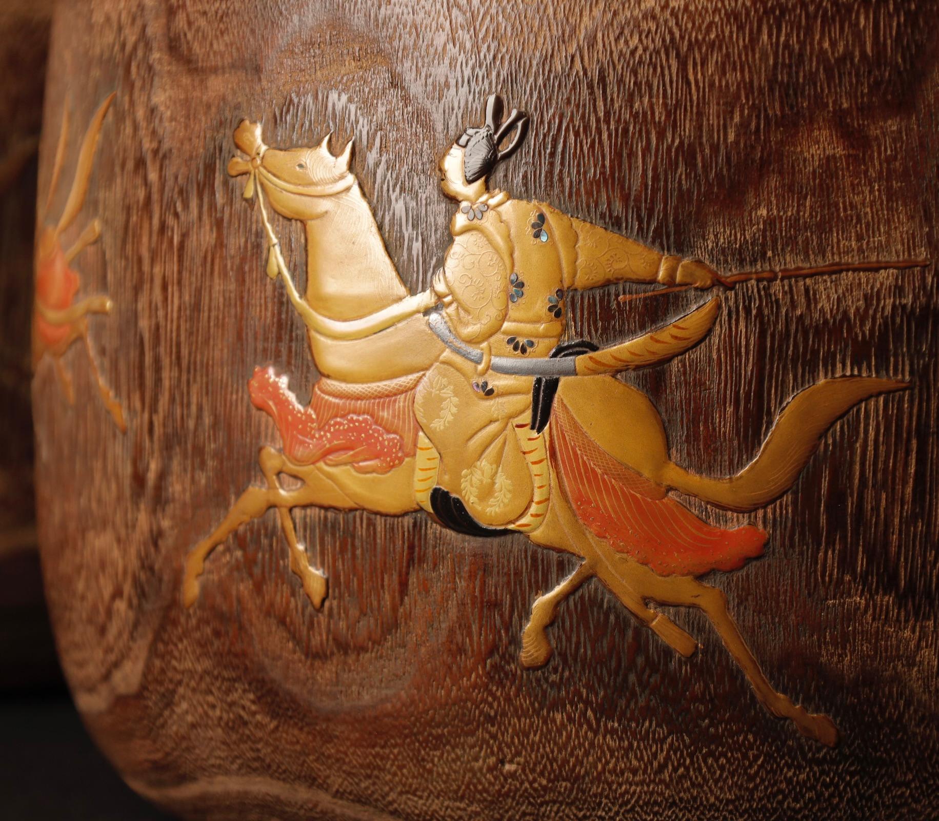 Edo Rare Pair of Japanese Hibachi with Makie Lacquer – Imperial Horse Race Motif, 19 For Sale