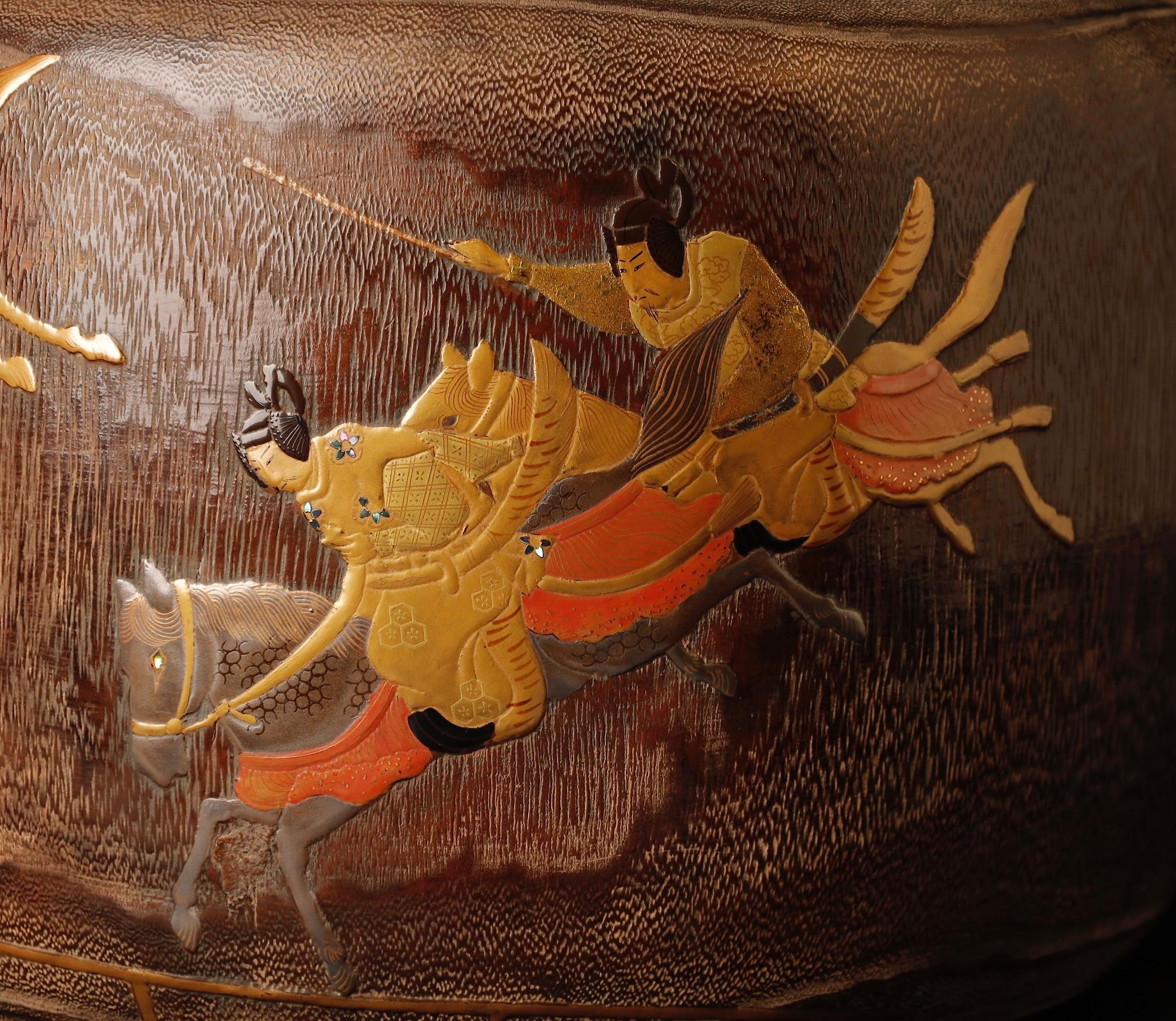 Gilt Rare Pair of Japanese Hibachi with Makie Lacquer – Imperial Horse Race Motif, 19 For Sale