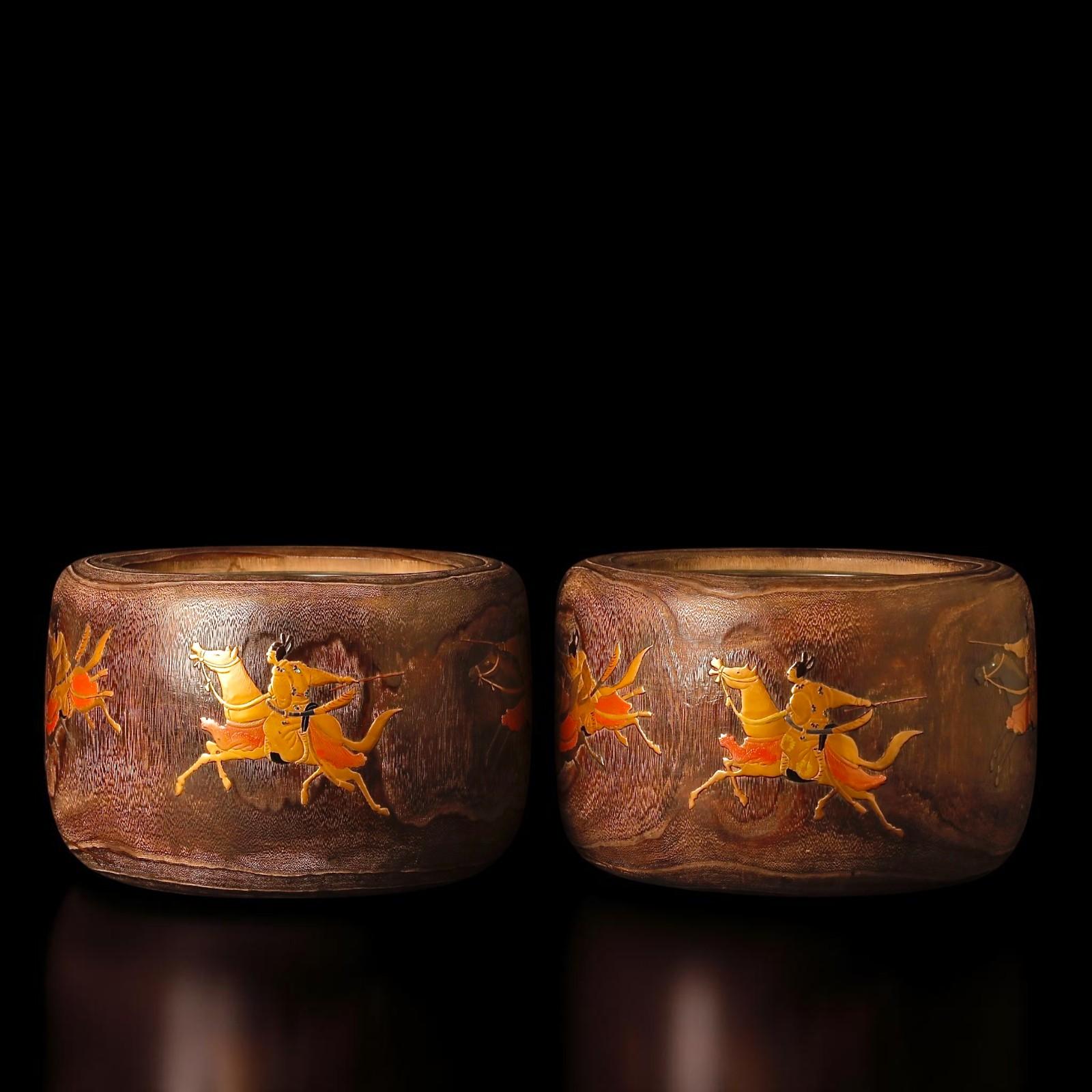 Rare Pair of Japanese Hibachi with Makie Lacquer – Imperial Horse Race Motif, 19 For Sale 1