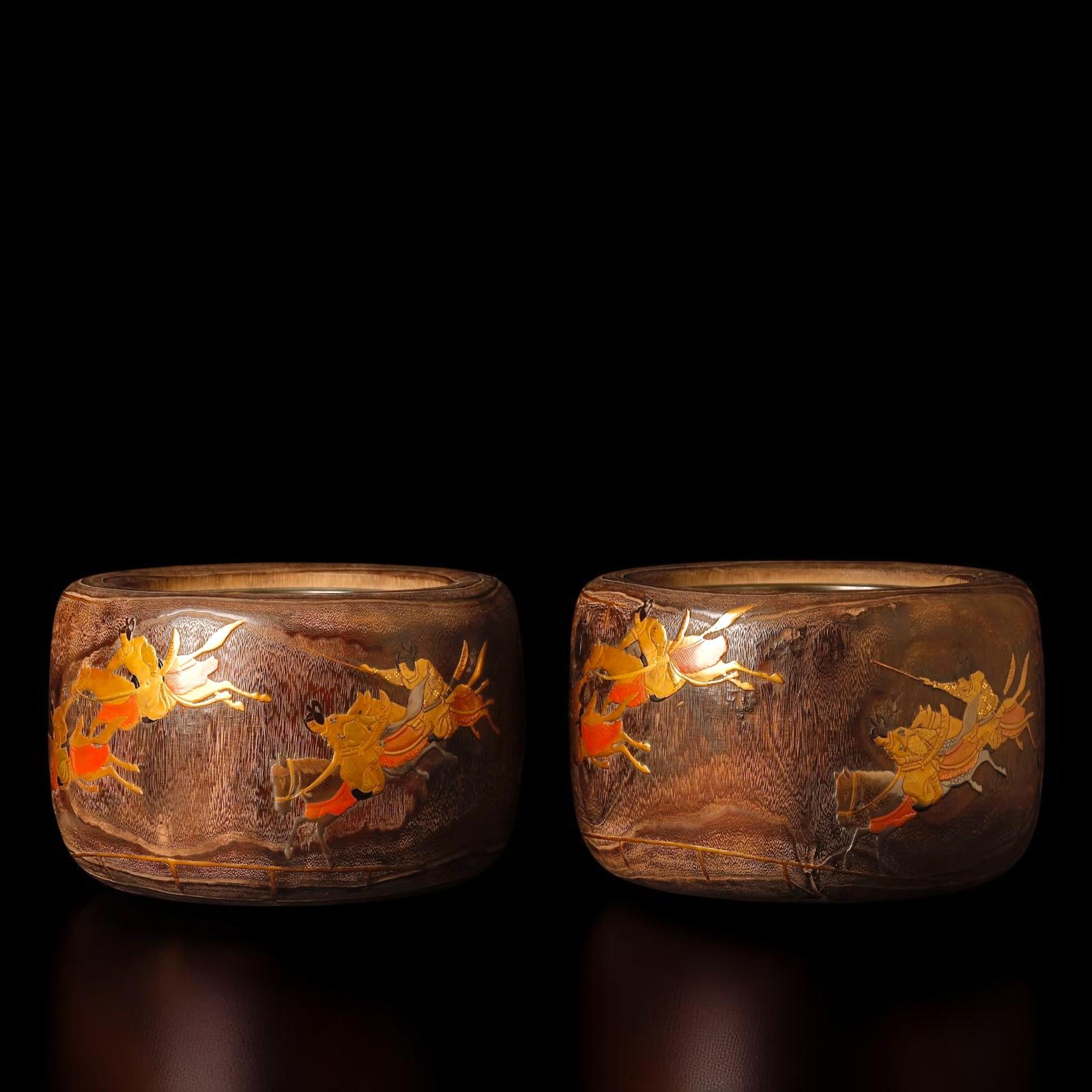 Rare Pair of Japanese Hibachi with Makie Lacquer – Imperial Horse Race Motif, 19 For Sale 2