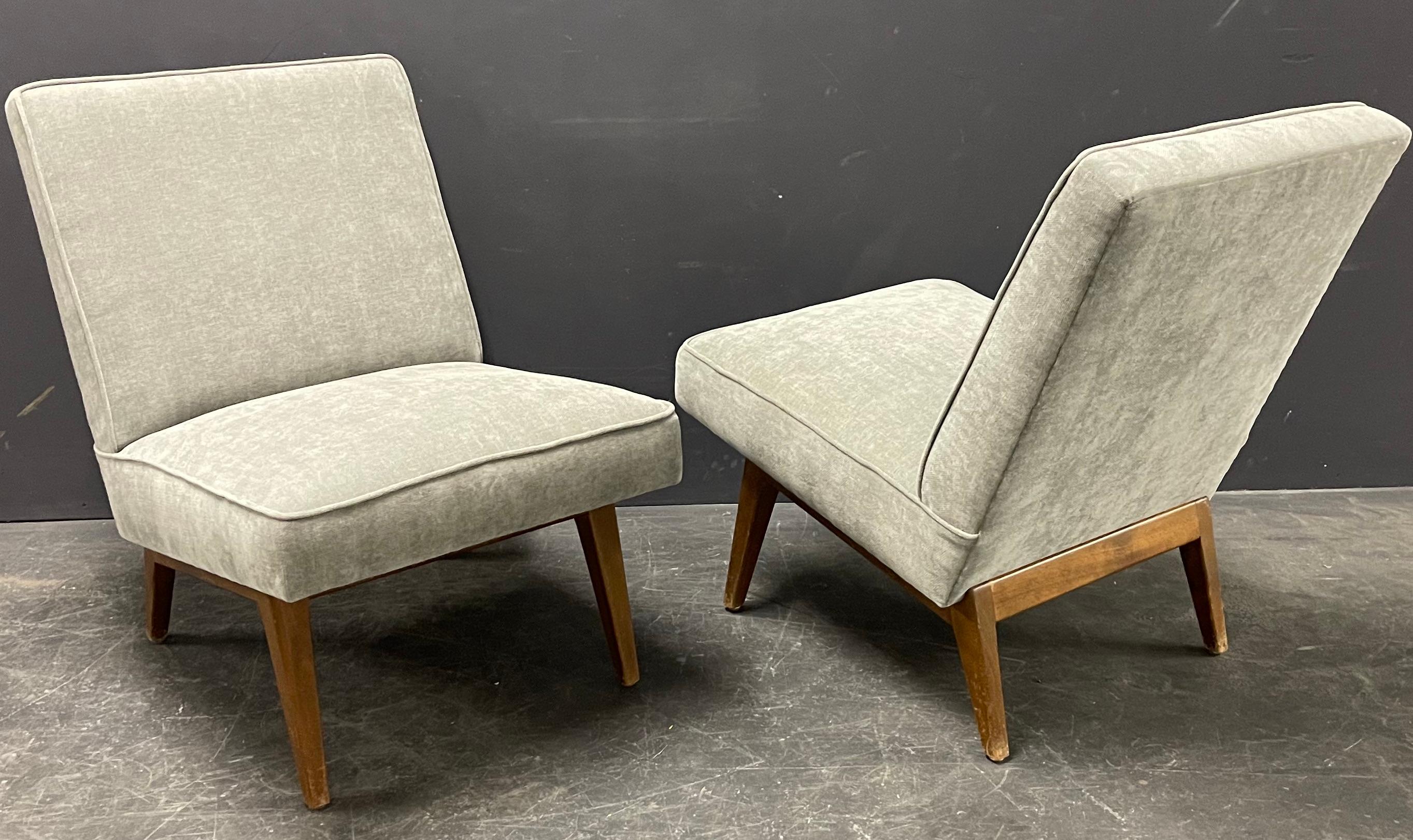 Rare Pair of Jens Risom Lounge Chairs 7