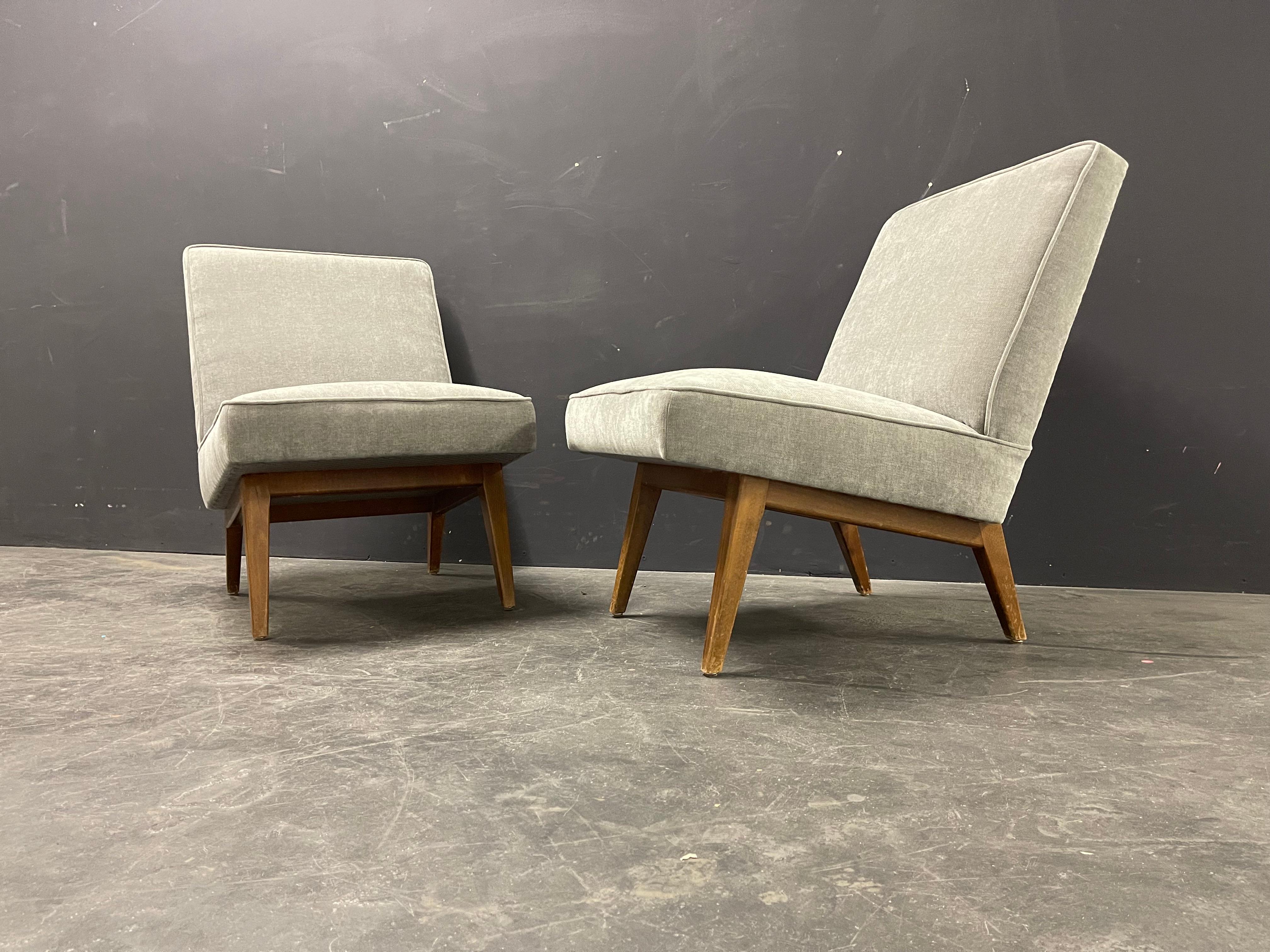 Rare Pair of Jens Risom Lounge Chairs In Good Condition In Munich, DE