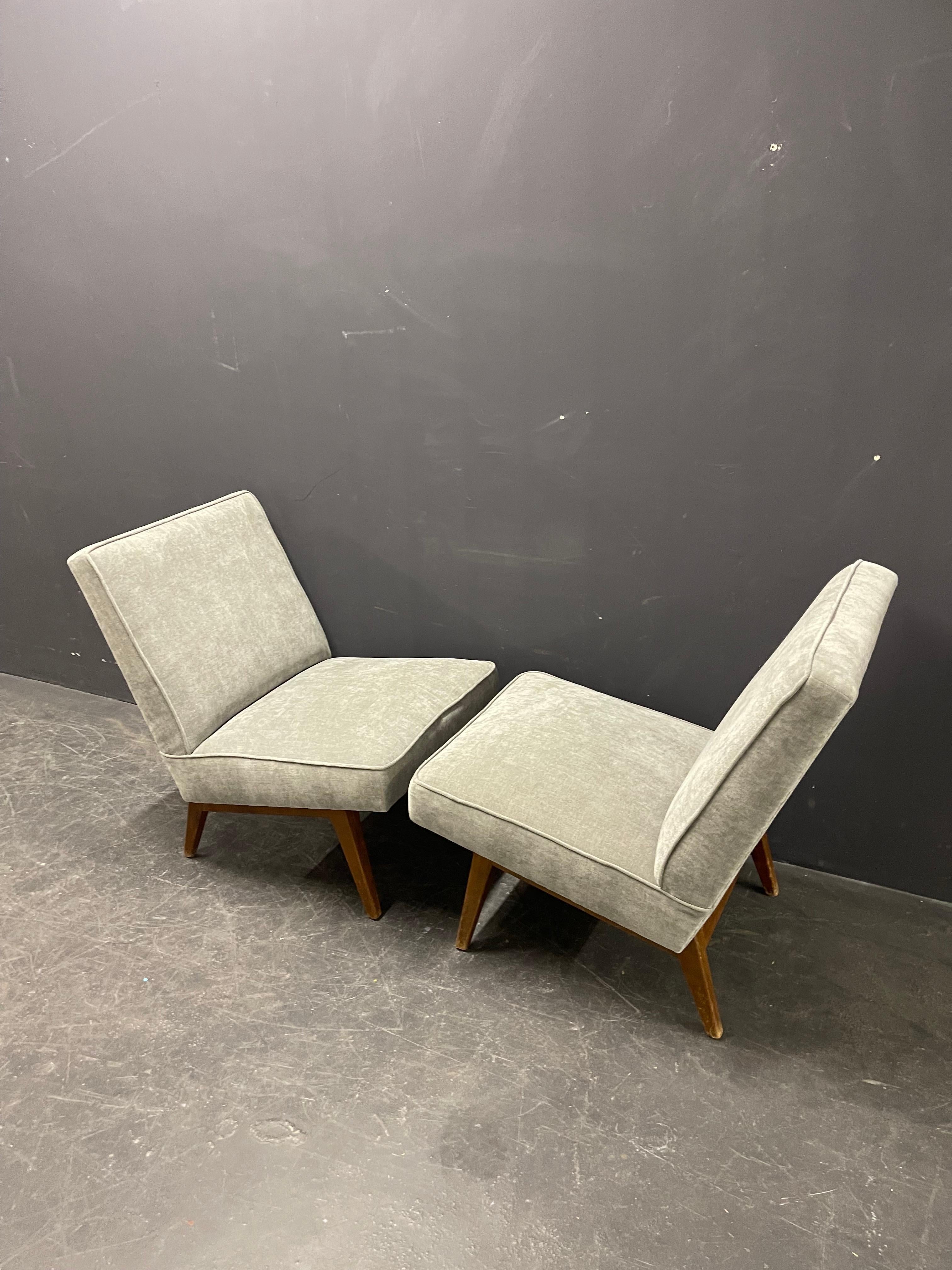 Rare Pair of Jens Risom Lounge Chairs 2