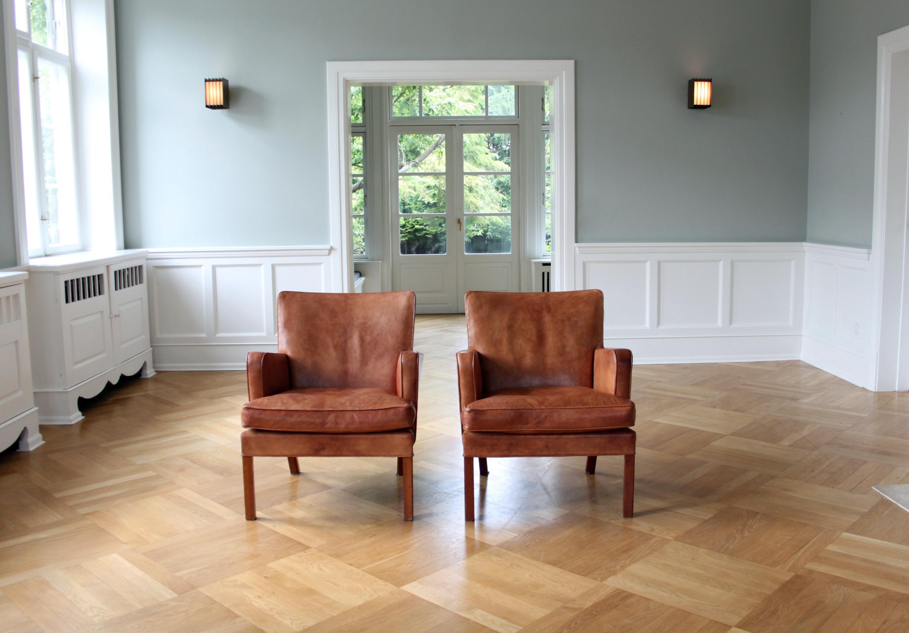 Raro par de sillones Kaare Klint modelo 5313, cuero Níger, escandinavo moderno Escandinavo moderno en venta
