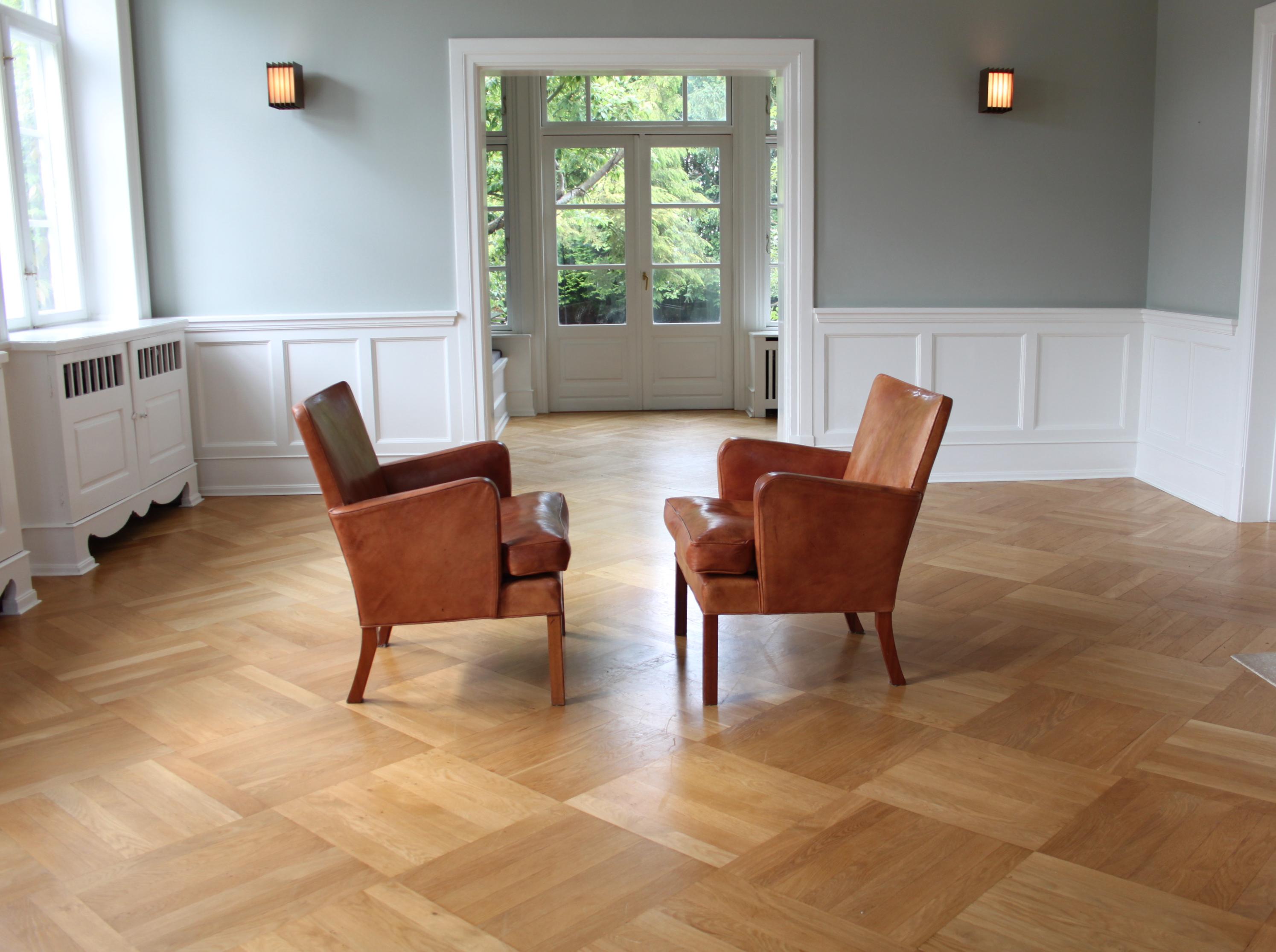 Raro par de sillones Kaare Klint modelo 5313, cuero Níger, escandinavo moderno Aceitado en venta
