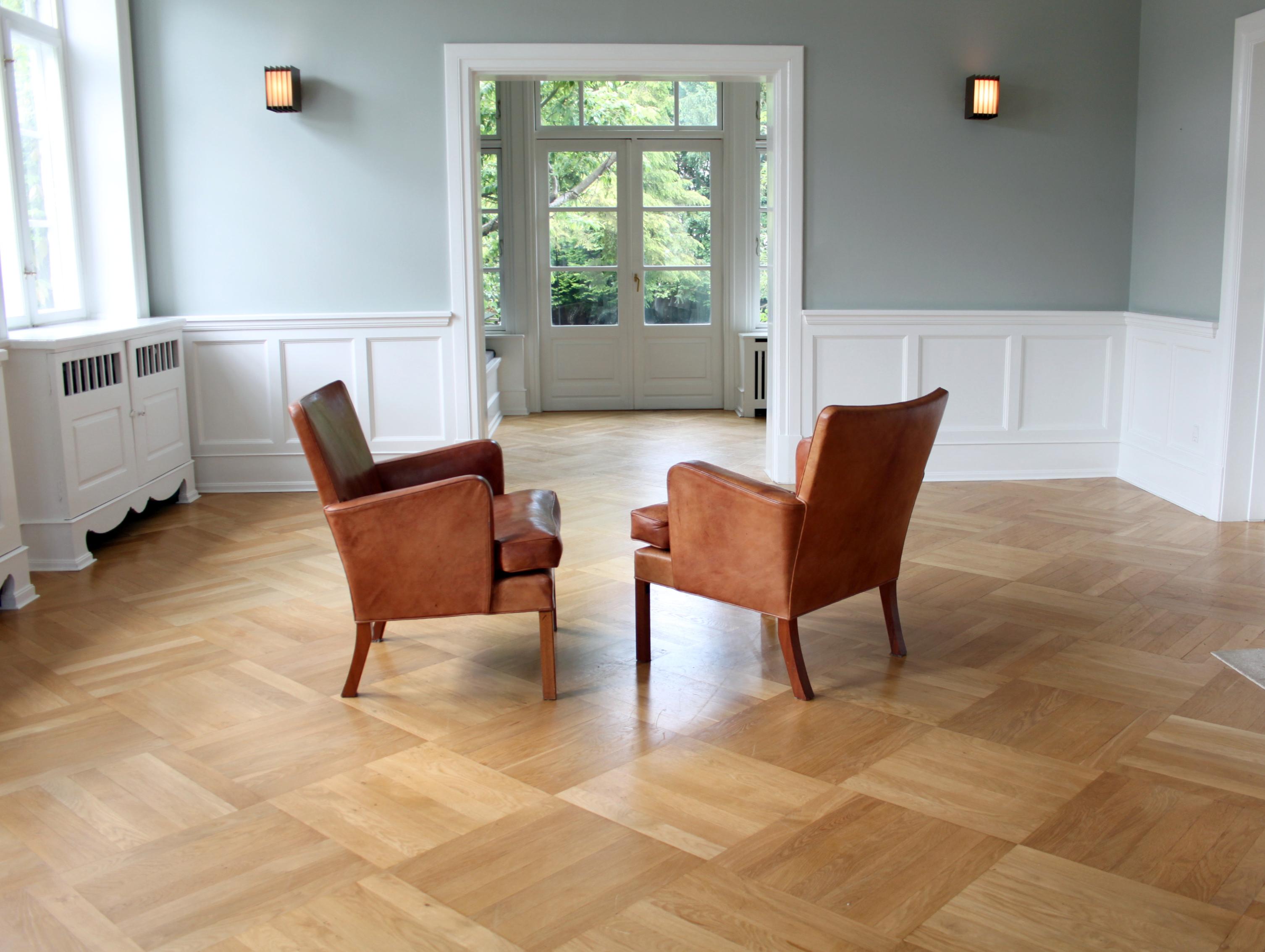 Raro par de sillones Kaare Klint modelo 5313, cuero Níger, escandinavo moderno en Bueno estado para la venta en Copenhagen, DK