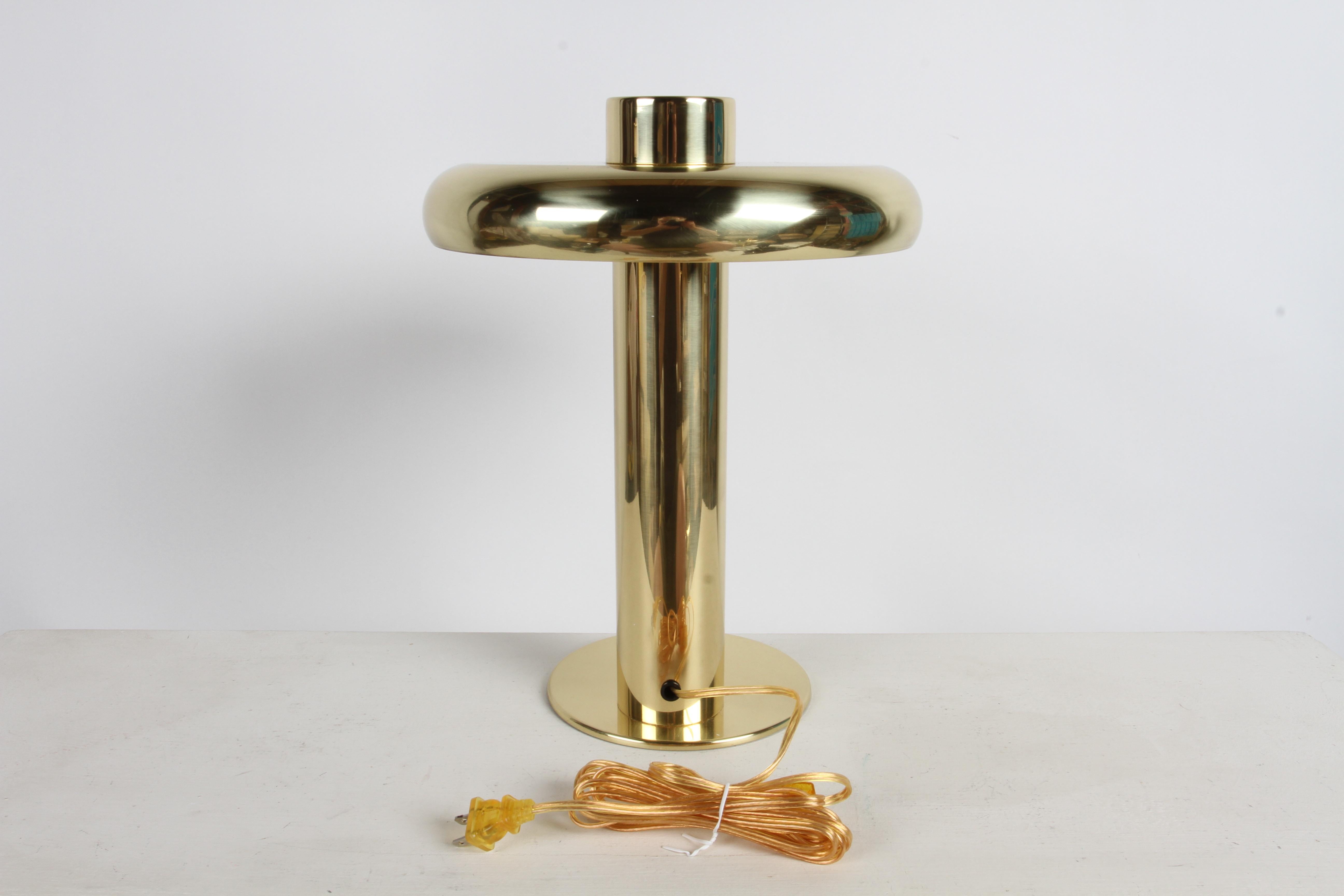 RARE Pair of Koch & Lowy 1970s Brass Saucer Form Table lamps - Fully restored  For Sale 4