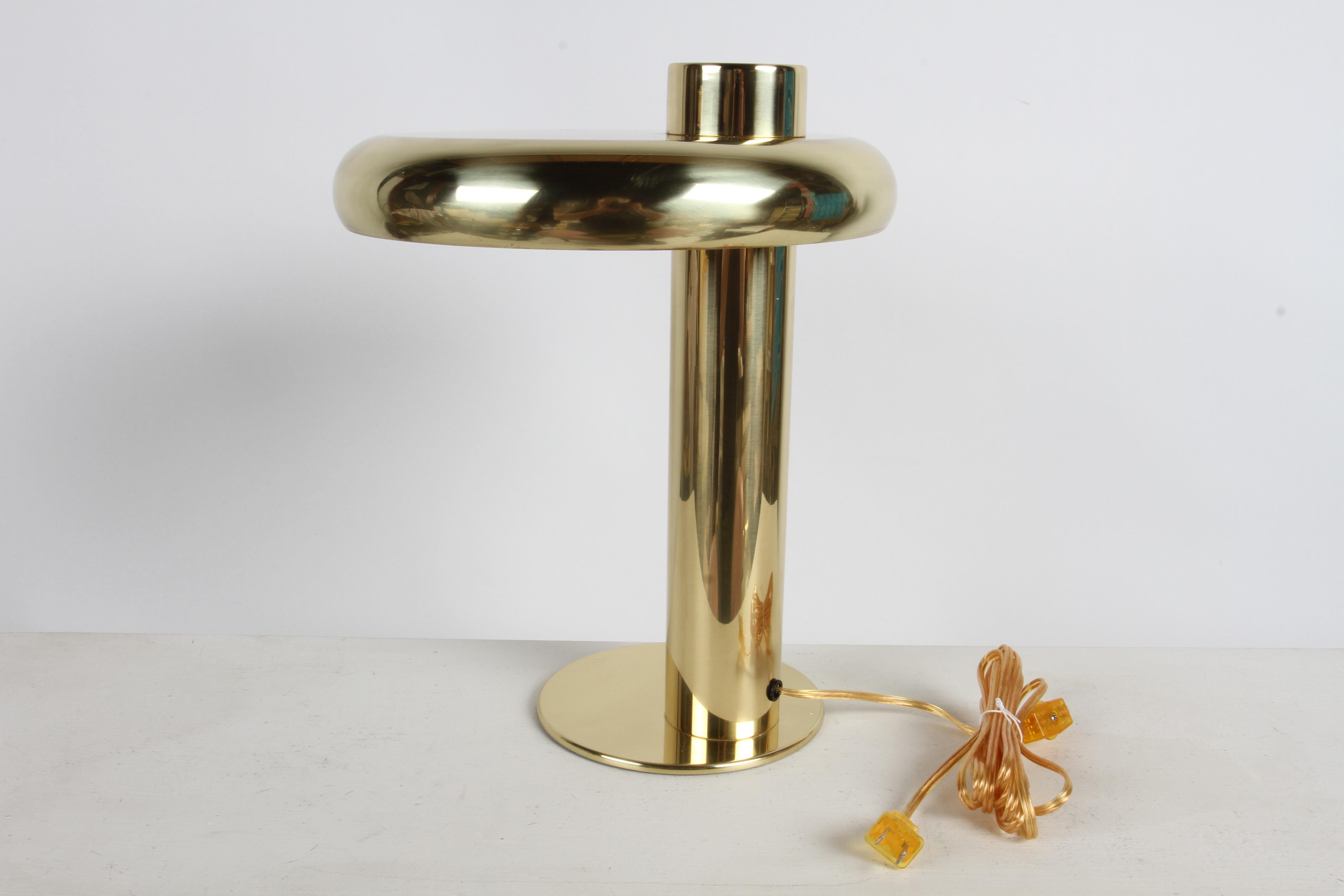 RARE Pair of Koch & Lowy 1970s Brass Saucer Form Table lamps - Fully restored  For Sale 6