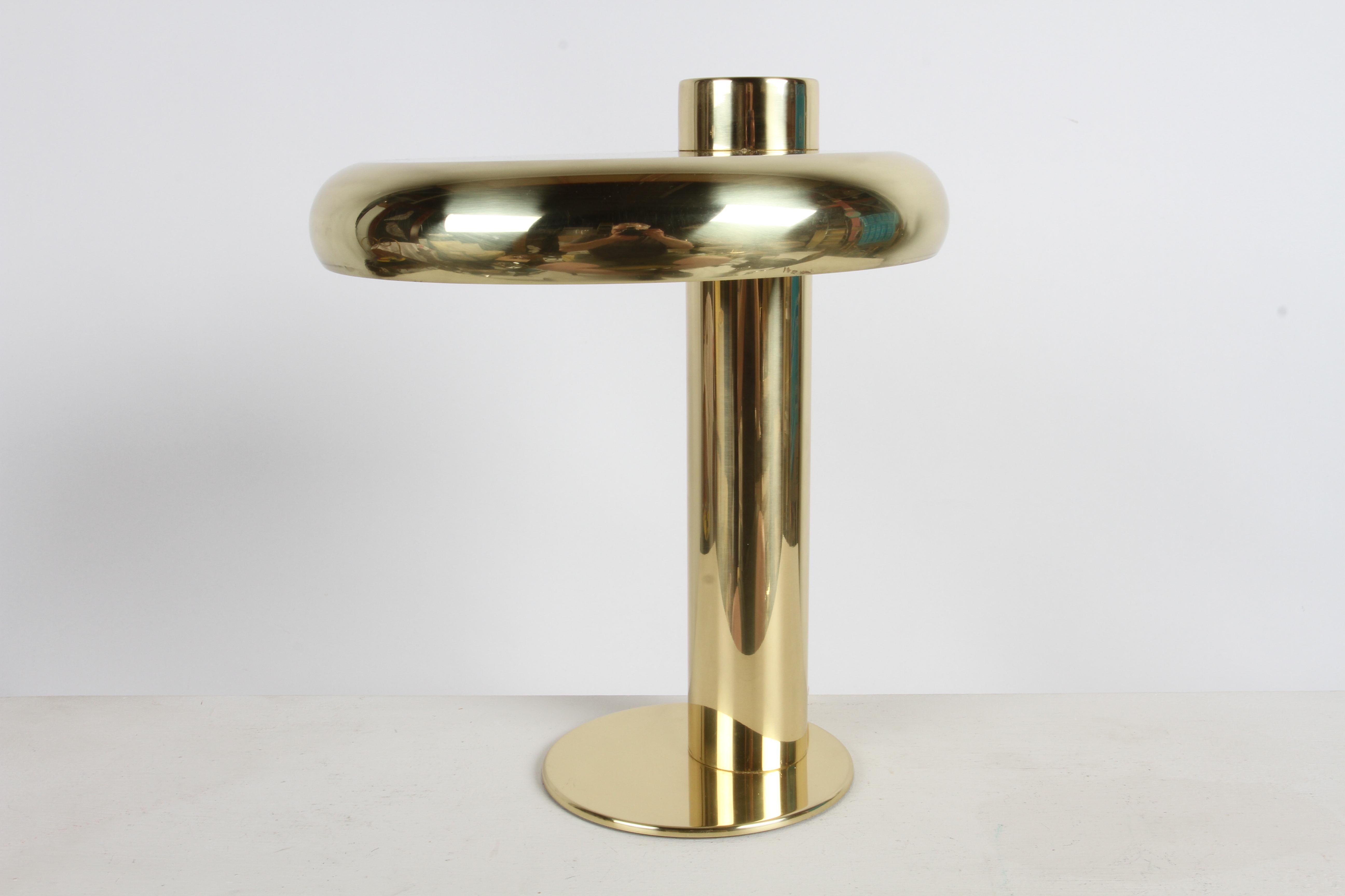 RARE Pair of Koch & Lowy 1970s Brass Saucer Form Table lamps - Fully restored  For Sale 8