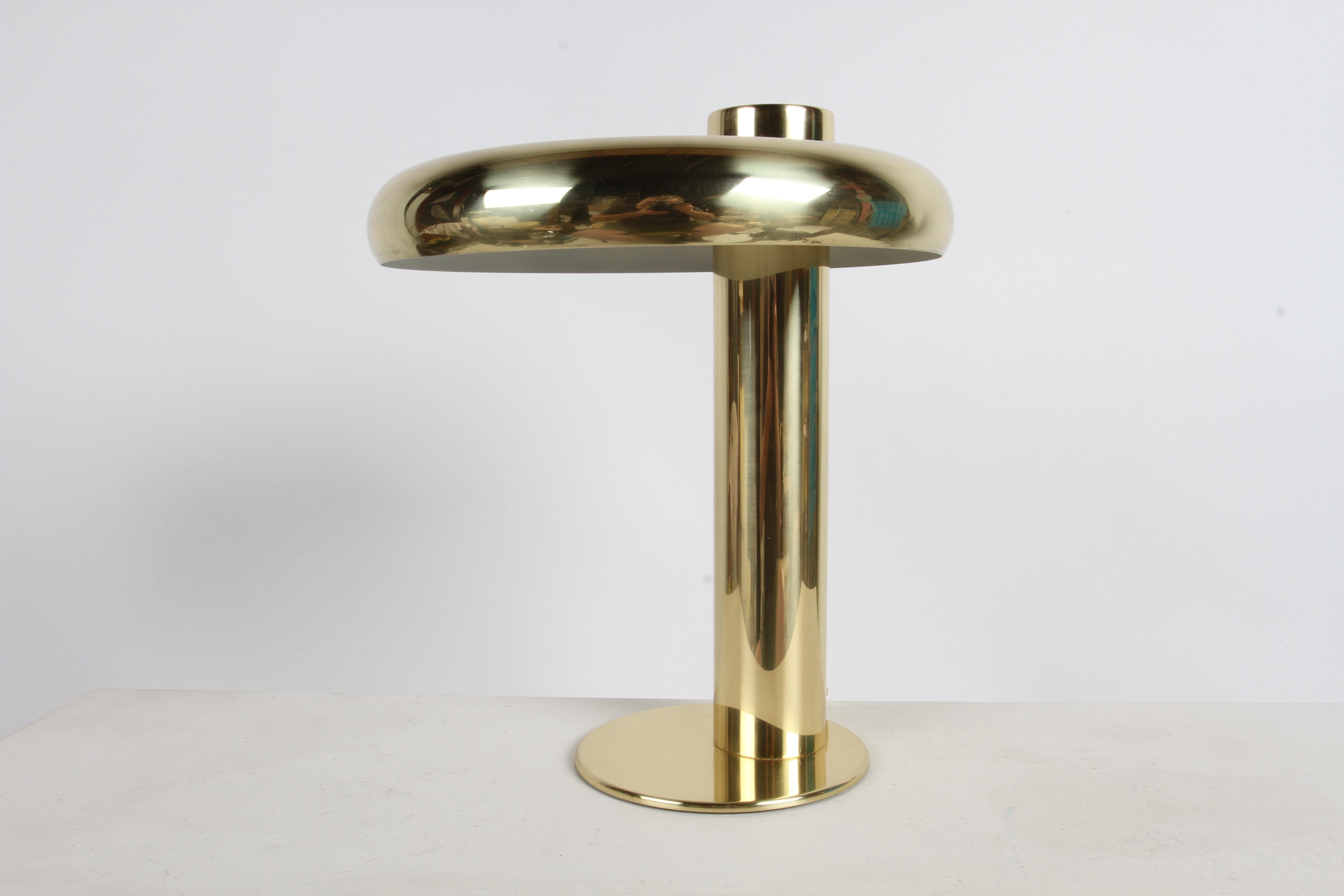 RARE Pair of Koch & Lowy 1970s Brass Saucer Form Table lamps - Fully restored  For Sale 9