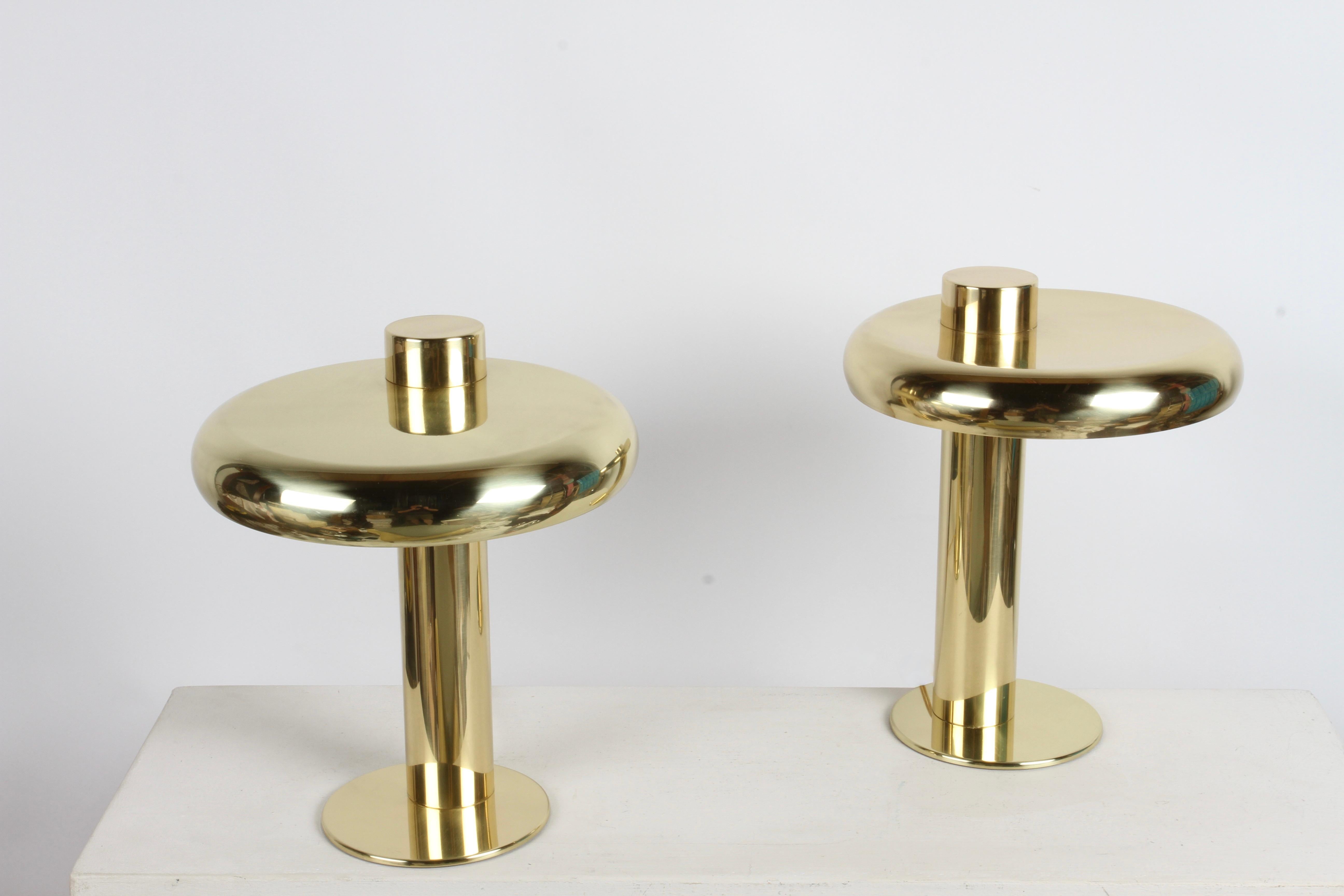 American RARE Pair of Koch & Lowy 1970s Brass Saucer Form Table lamps - Fully restored  For Sale