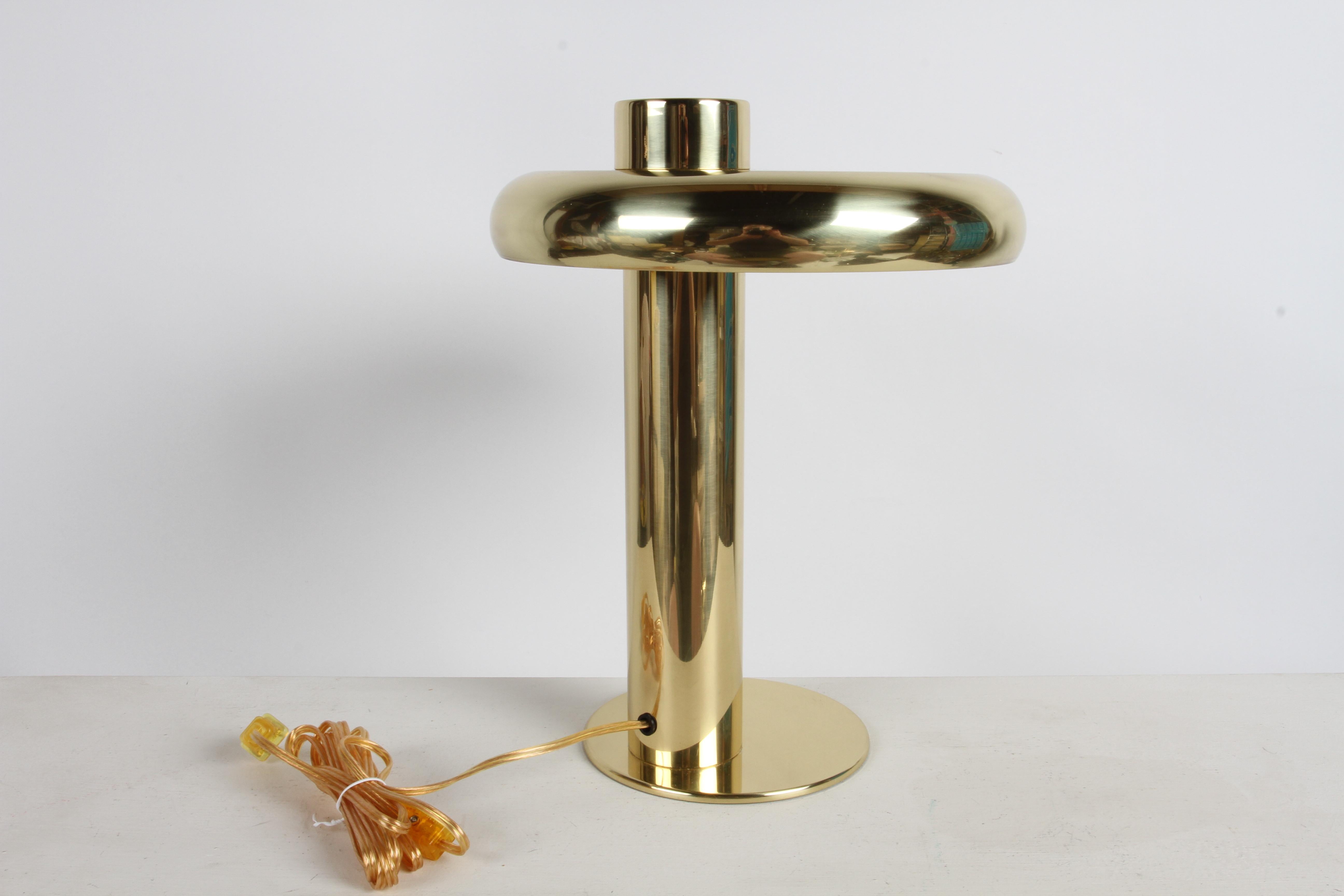 RARE Pair of Koch & Lowy 1970s Brass Saucer Form Table lamps - Fully restored  For Sale 3
