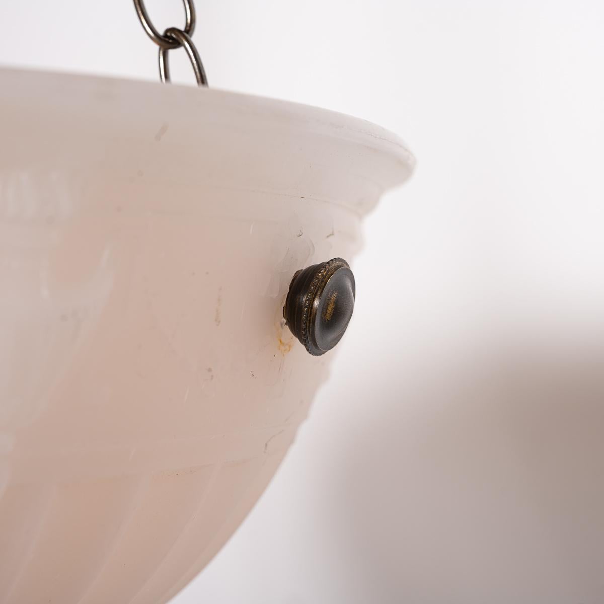 Rara coppia di plafoniere decorative in vetro Moonstone di grandi dimensioni in vendita 4