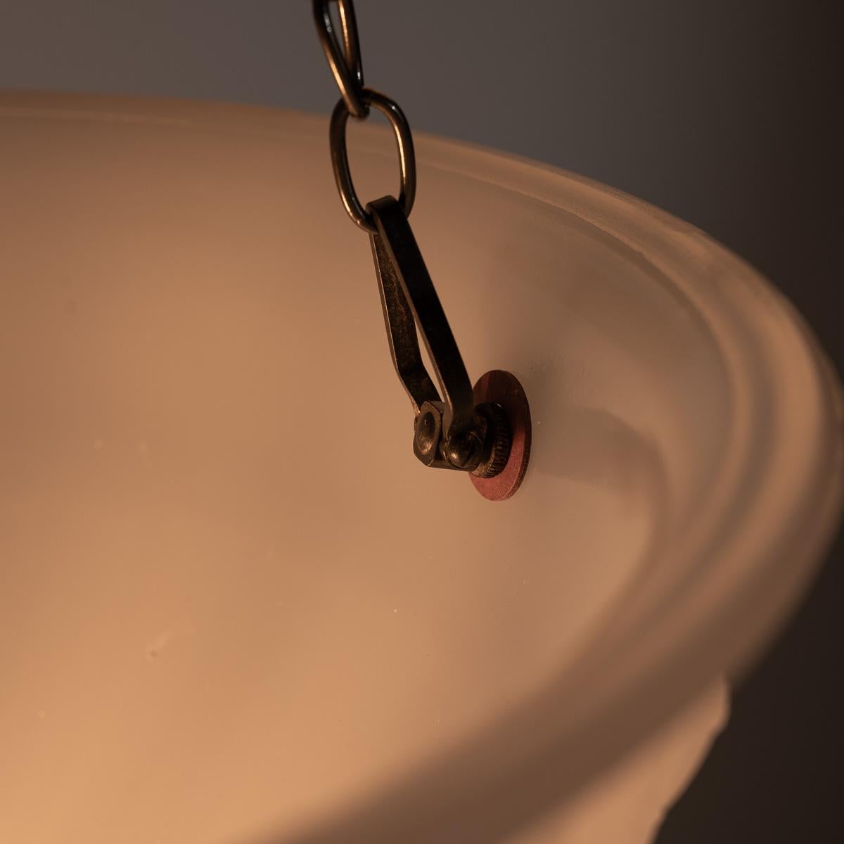 Rara coppia di plafoniere decorative in vetro Moonstone di grandi dimensioni in vendita 10