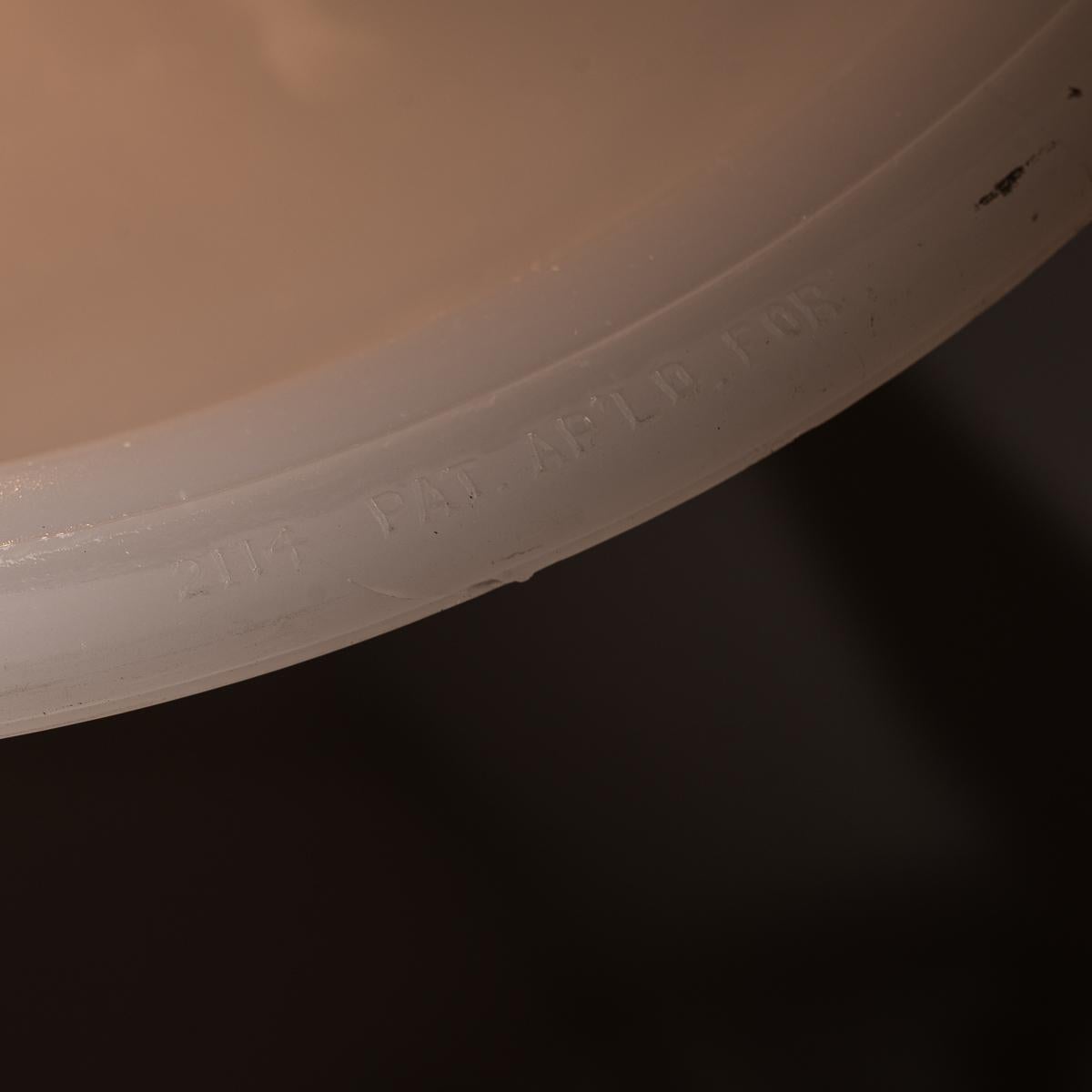 Rara coppia di plafoniere decorative in vetro Moonstone di grandi dimensioni in vendita 12