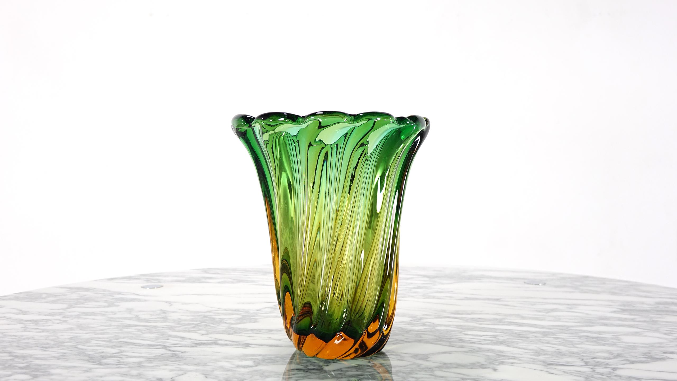 Seltenes Paar großformatiger grüner Murano-Vasen, einzigartiges, farbenfrohes Meisterwerk 7