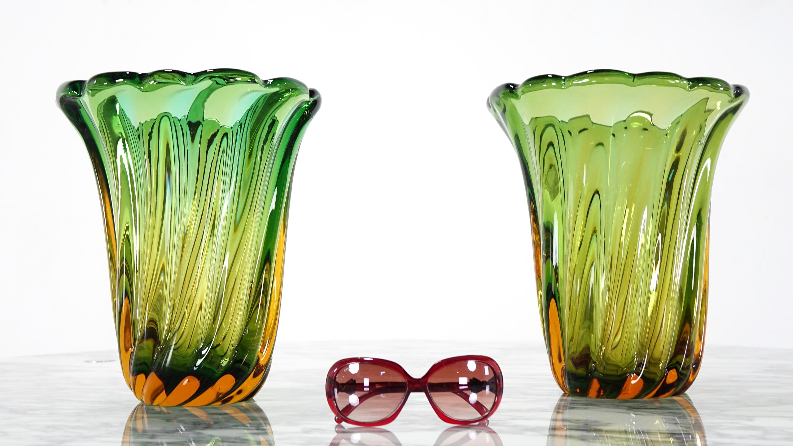 Seltenes Paar großformatiger grüner Murano-Vasen, einzigartiges, farbenfrohes Meisterwerk 9