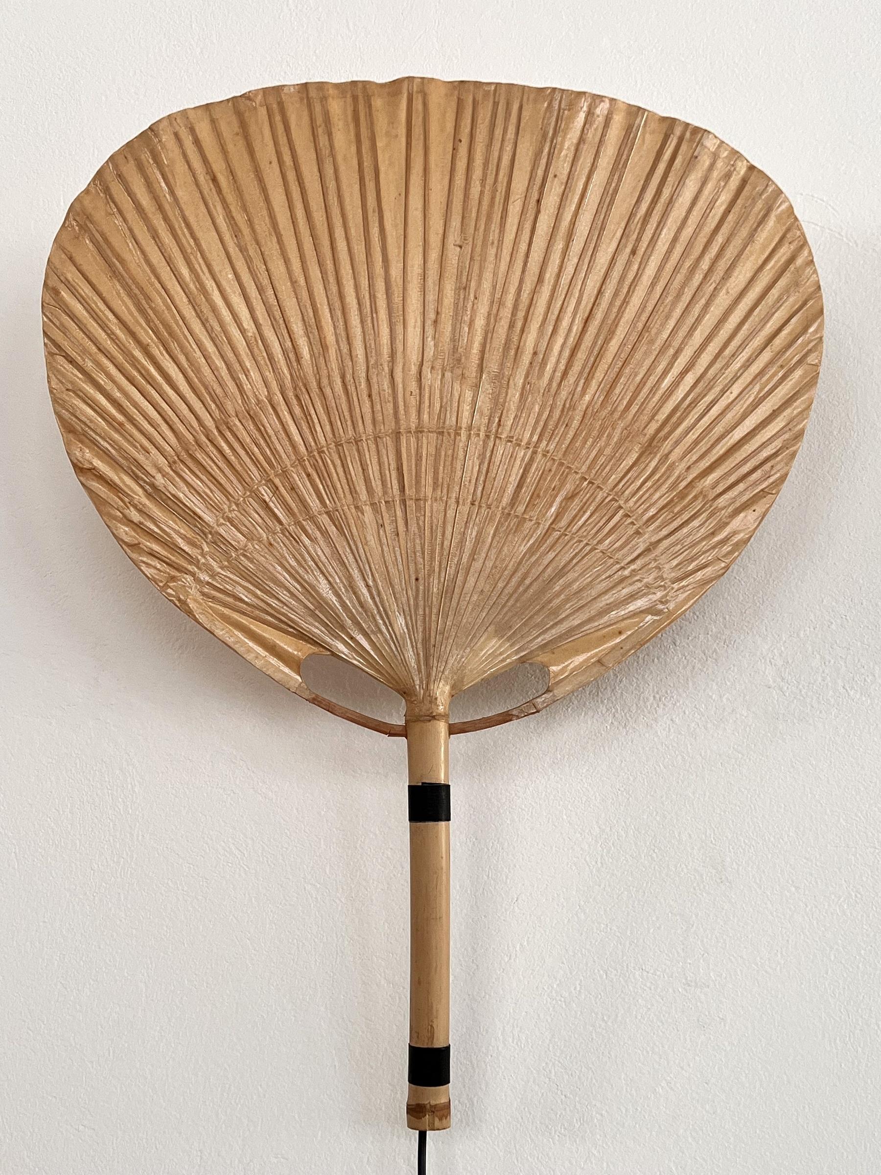 Seltenes Paar großer Uchiwa-Wandleuchter von Ingo Maurer, Deutschland, 1973 6