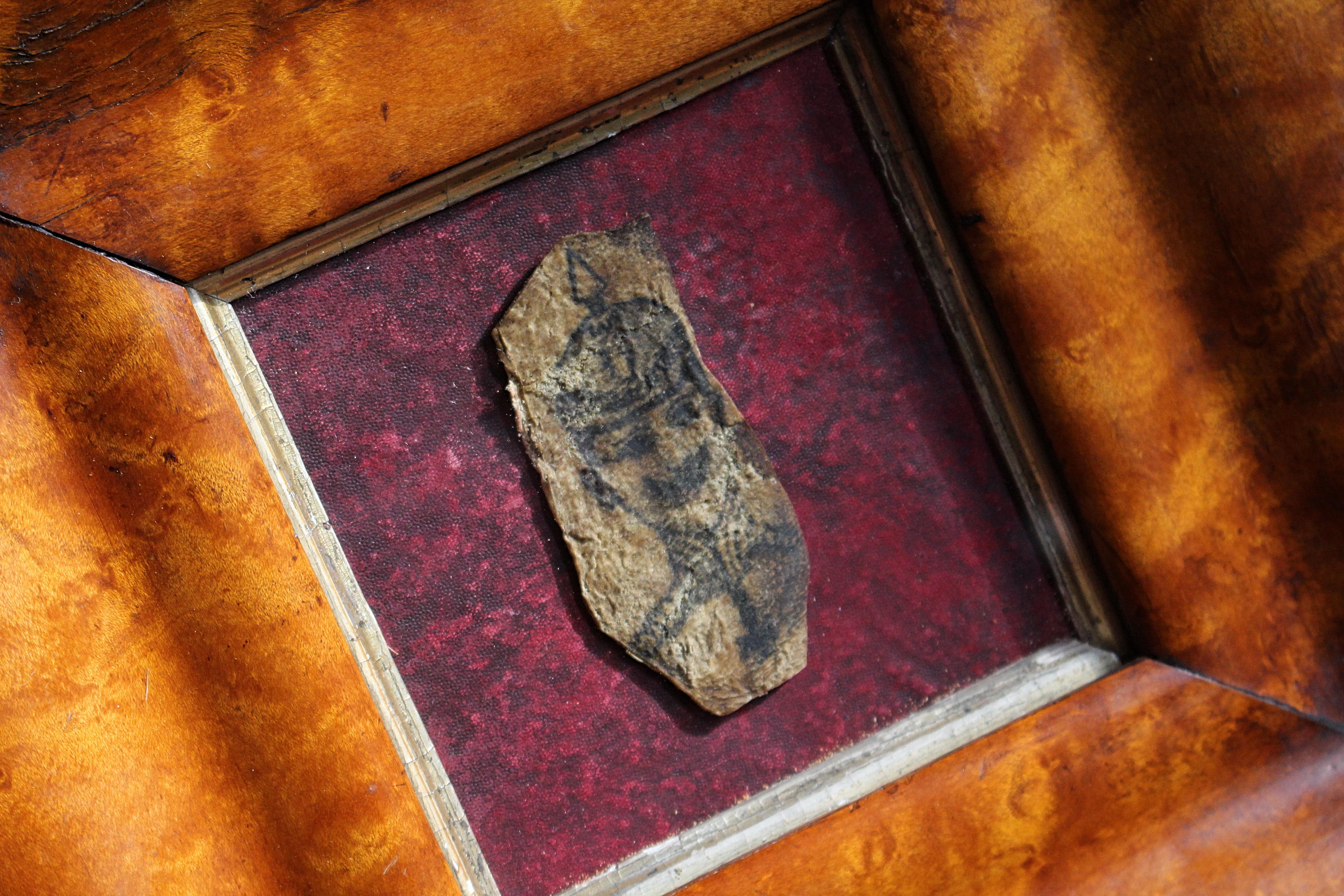 Rare paire de spécimens de tatouage de la fin du 19e siècle provenant d'un marin français Curiosité Bon état - En vente à Lowestoft, GB