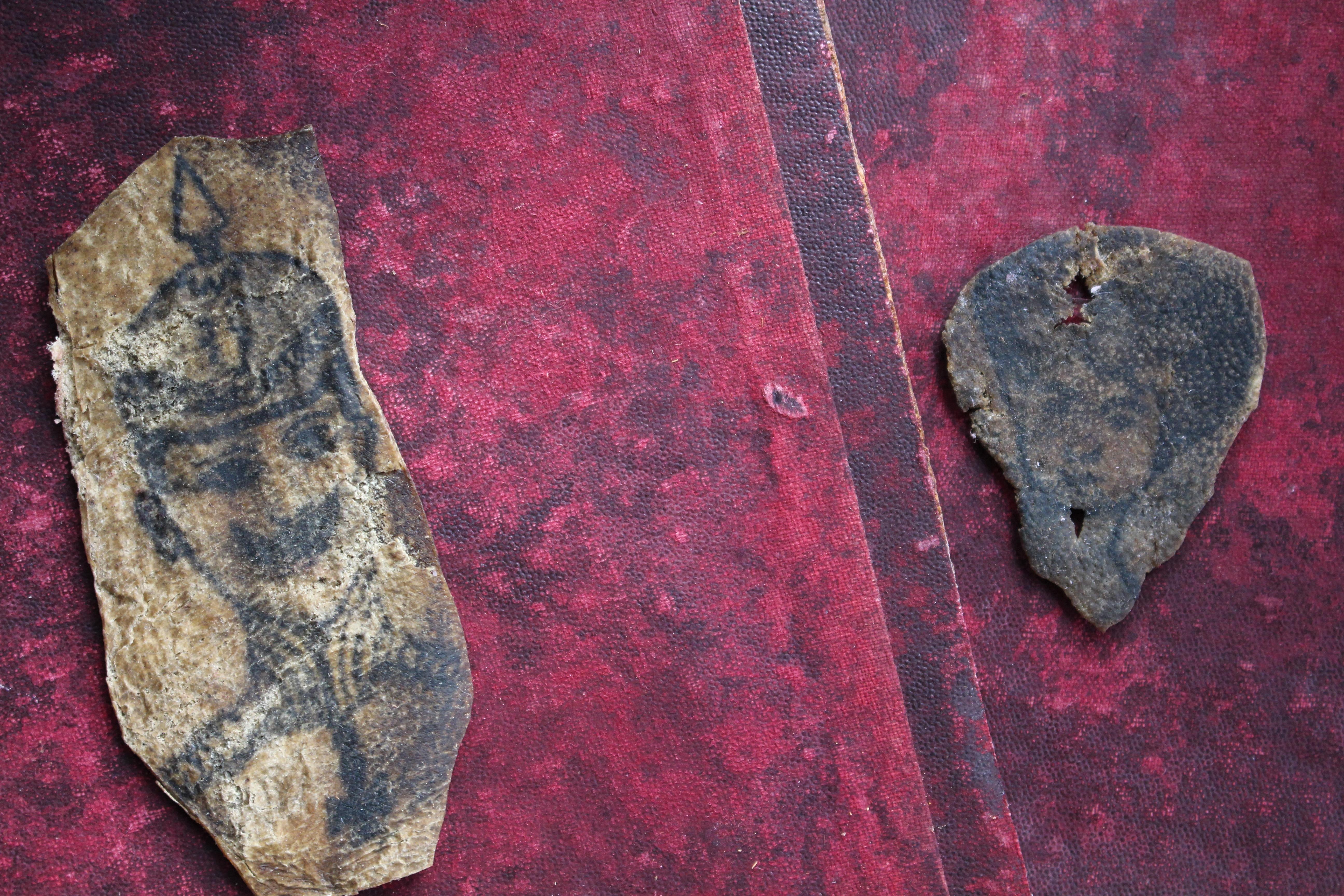 Rare paire de spécimens de tatouage de la fin du 19e siècle provenant d'un marin français Curiosité en vente 2