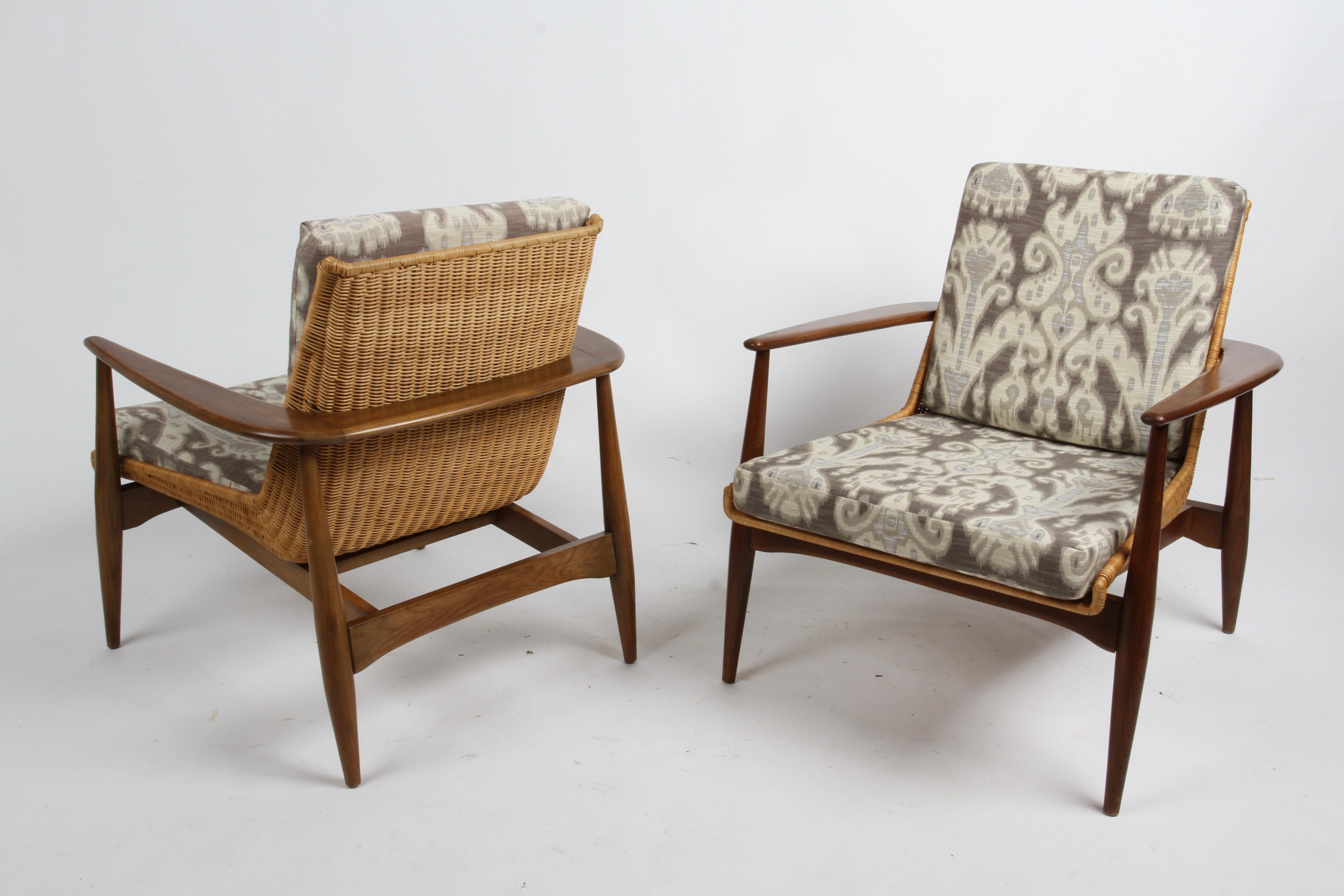 Mid-Century Modern Rare Pair of Lawrence Peabody's Sculptural 1806 / 917 Chairs in Walnut & Rattan