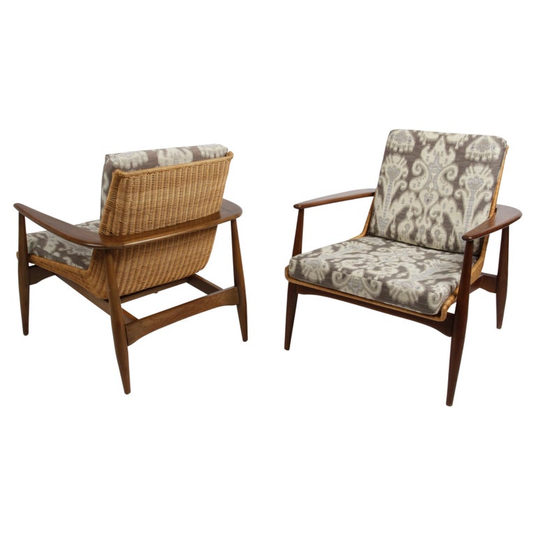 Rare Pair of Lawrence Peabody's Sculptural 1806 / 917 Chairs in Walnut & Rattan