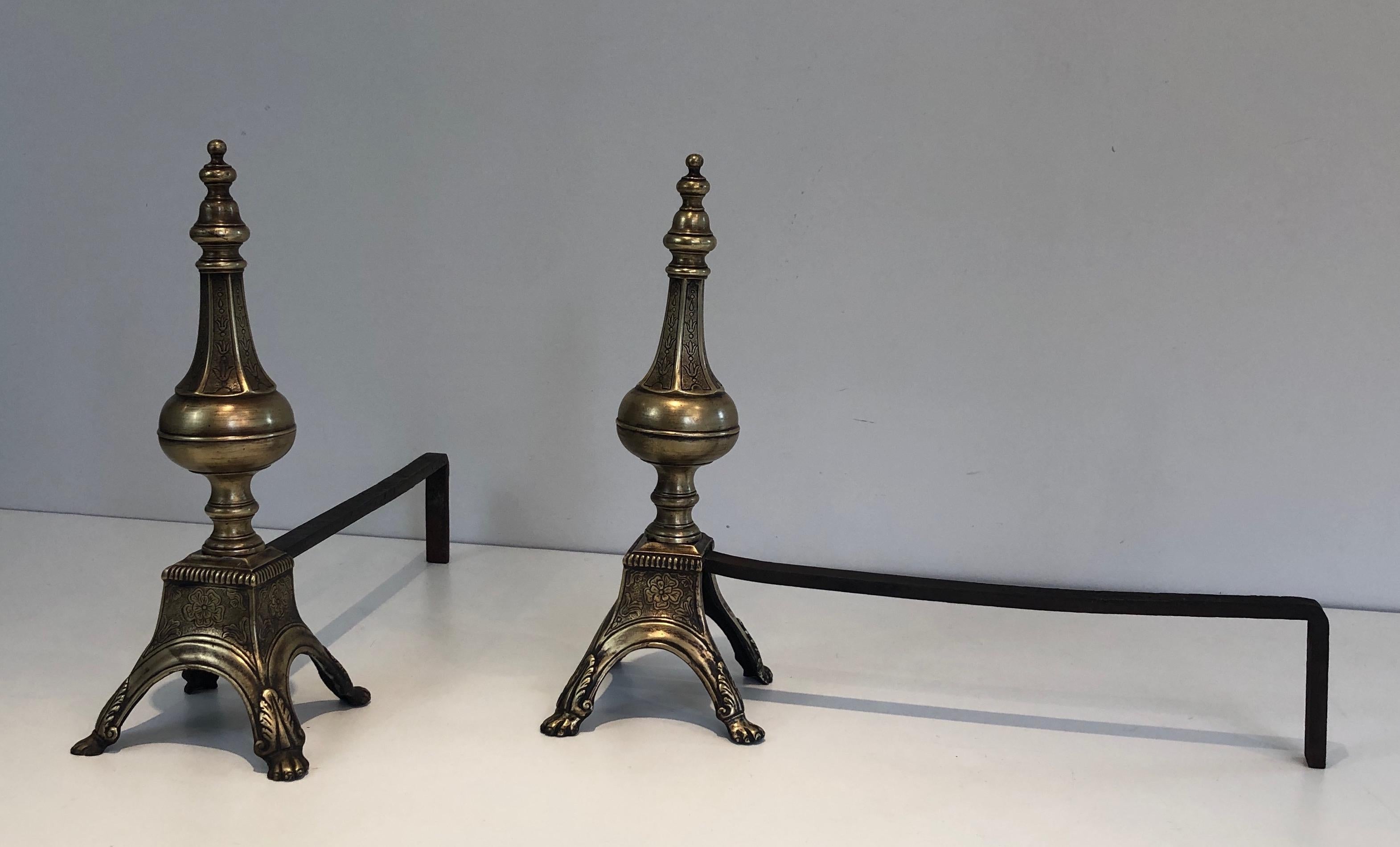 Seltenes Paar Bronze- und Schmiedeeisen-Feuerböcke im Louis-Stil des 16. Jahrhunderts, 19. Jahrhundert im Zustand „Gut“ im Angebot in Marcq-en-Barœul, Hauts-de-France