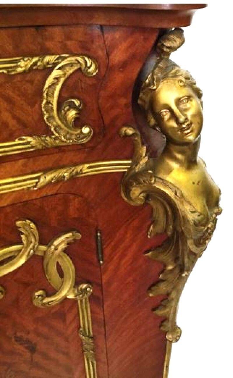 Fine XIX secolo Rara coppia di Luigi XVI  armadietti laterali in stile Joseph Zwiener in vendita