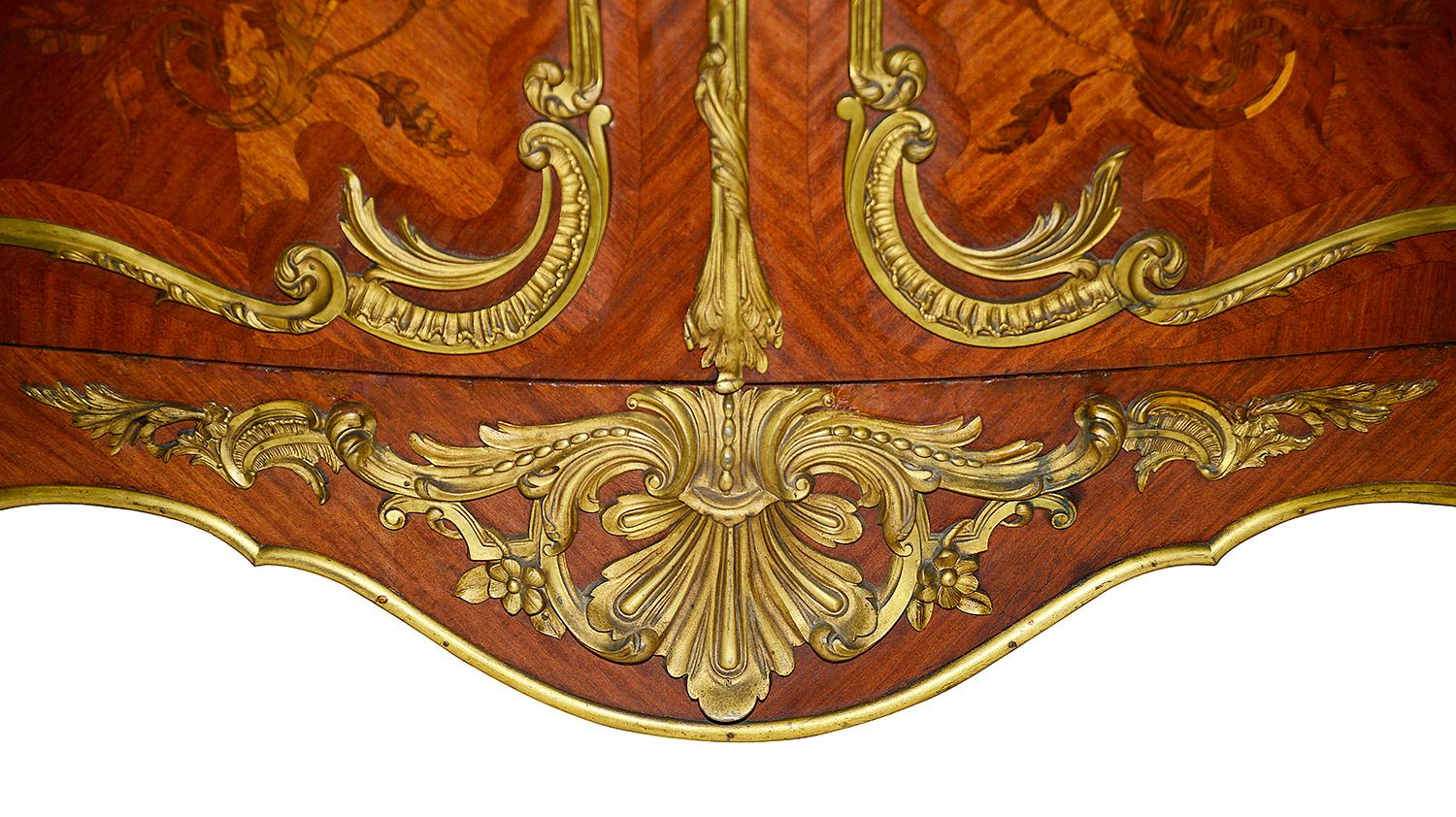 Rare paire d'armoires d'appoint de style Louis XVI d'après Joseph Zwiener en vente 1