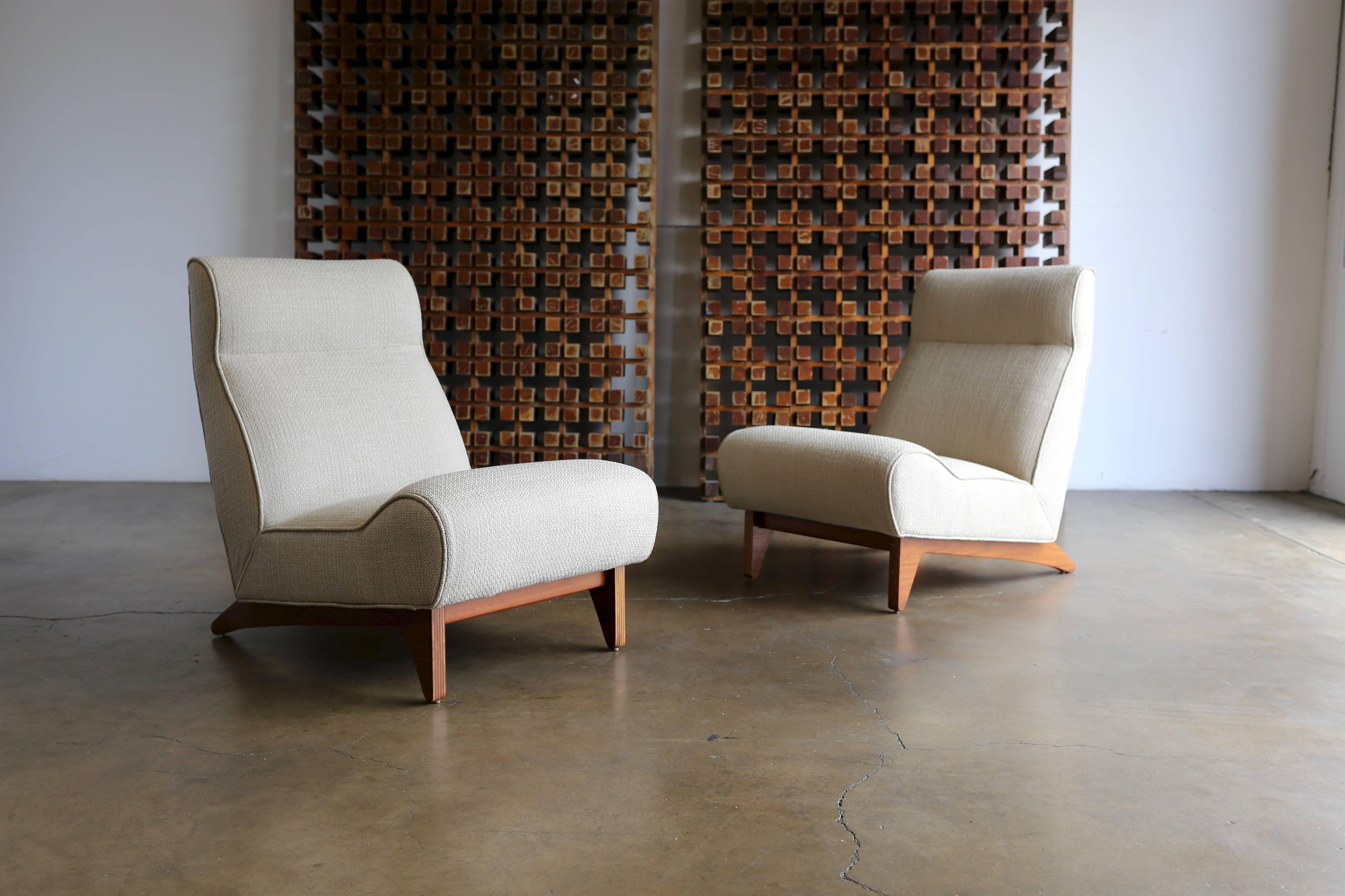 Rare Pair of Lounge Chairs by Edward Wormley for Dunbar In Good Condition In Costa Mesa, CA