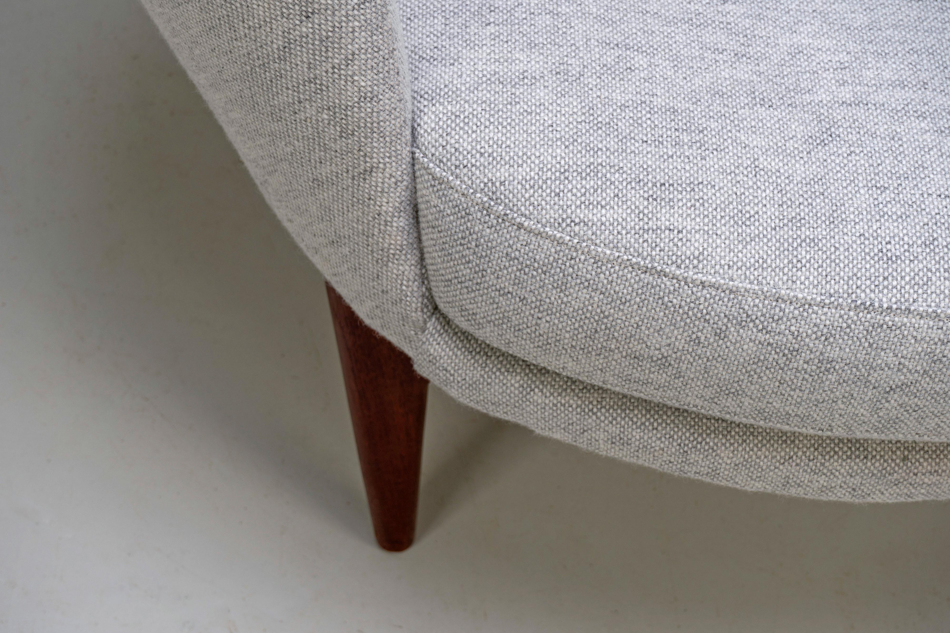 Paire de fauteuils de salon rares par Ib Kofod Larsen pour Fritz Hansen, 1959 en vente 4