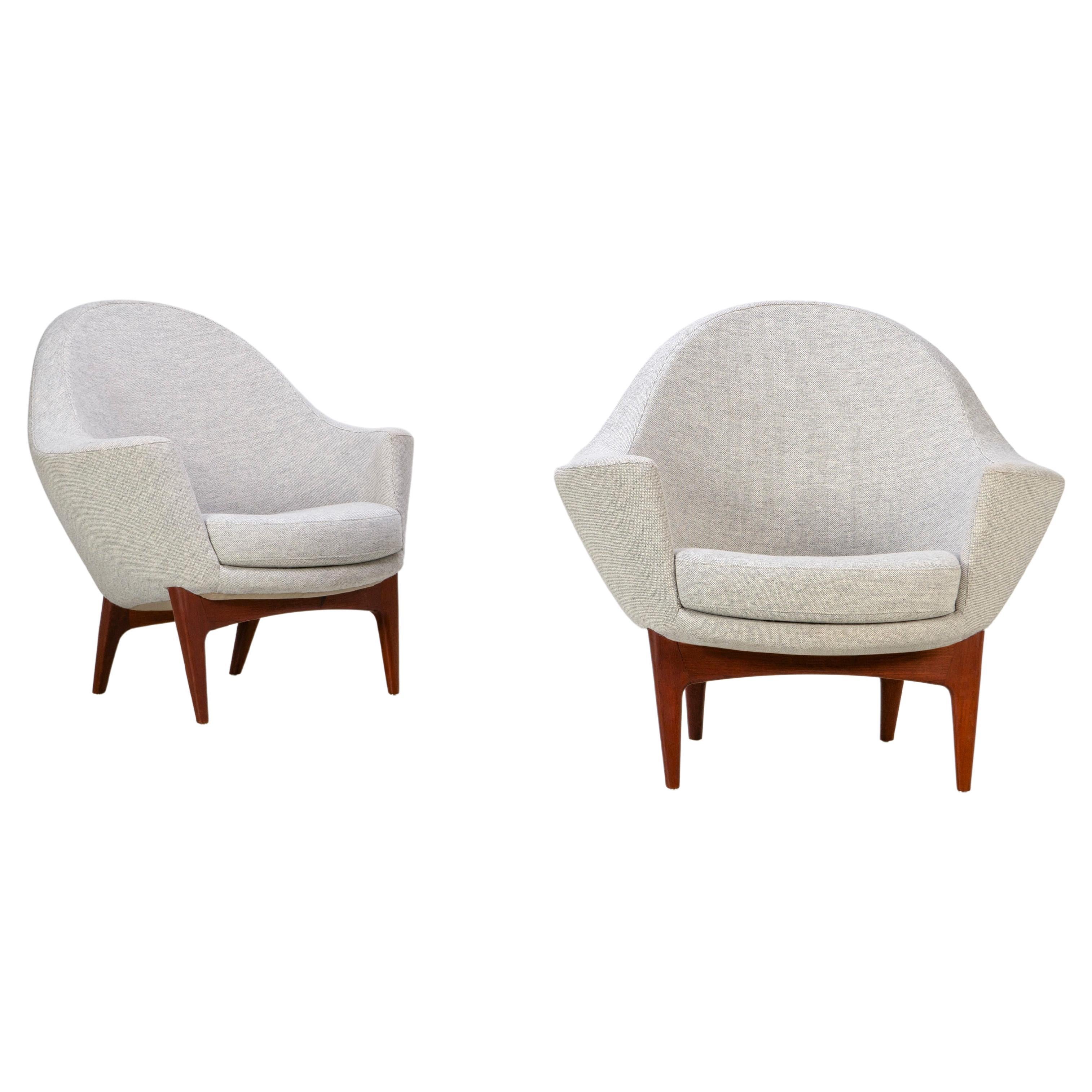 Rare Pair of Lounge Chairs by Ib Kofod Larsen for Fritz Hansen, 1959 For Sale