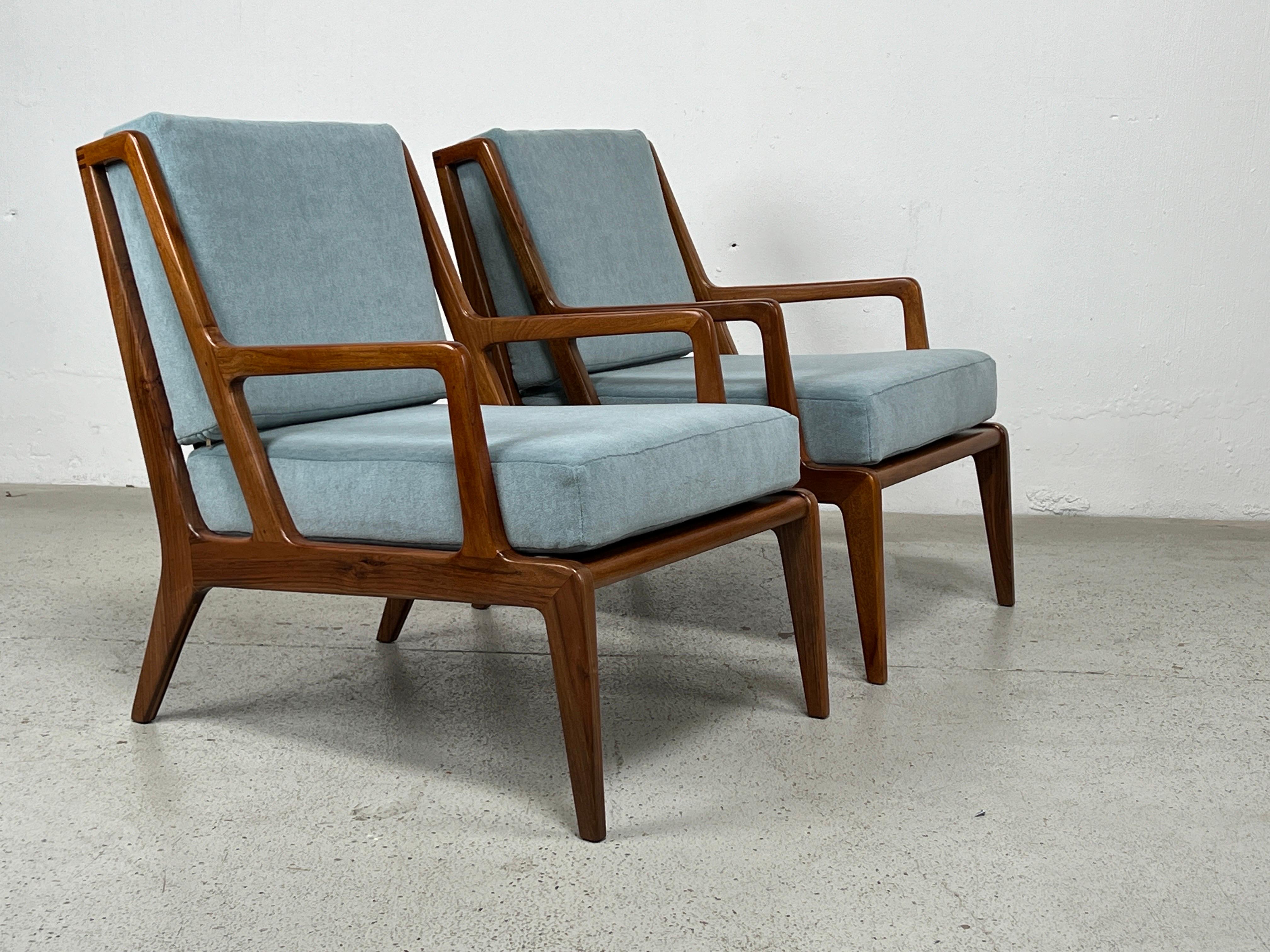 Rare Pair of Lounge Chairs by Singer and Sons  For Sale 6