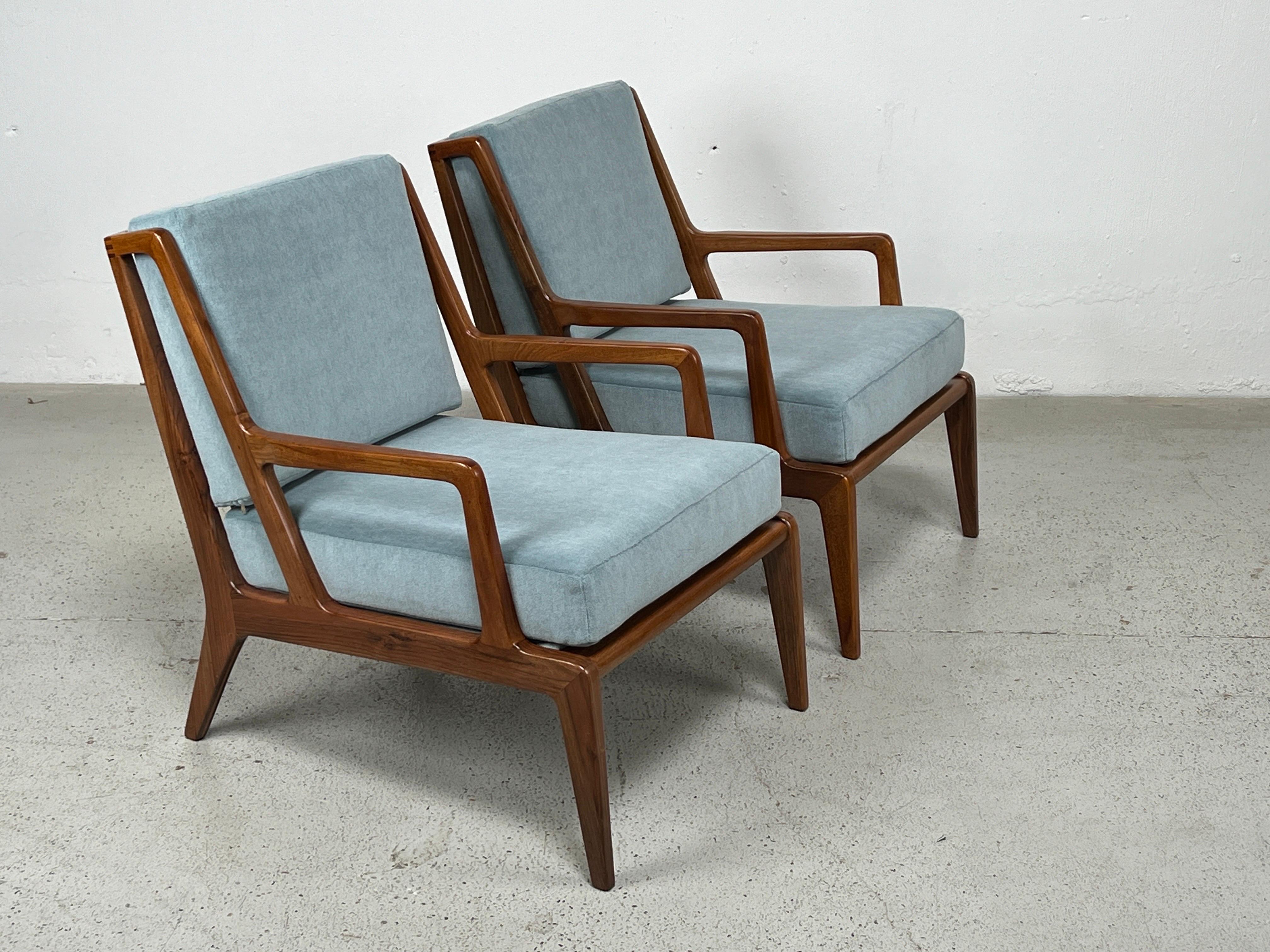 Rare Pair of Lounge Chairs by Singer and Sons  For Sale 9
