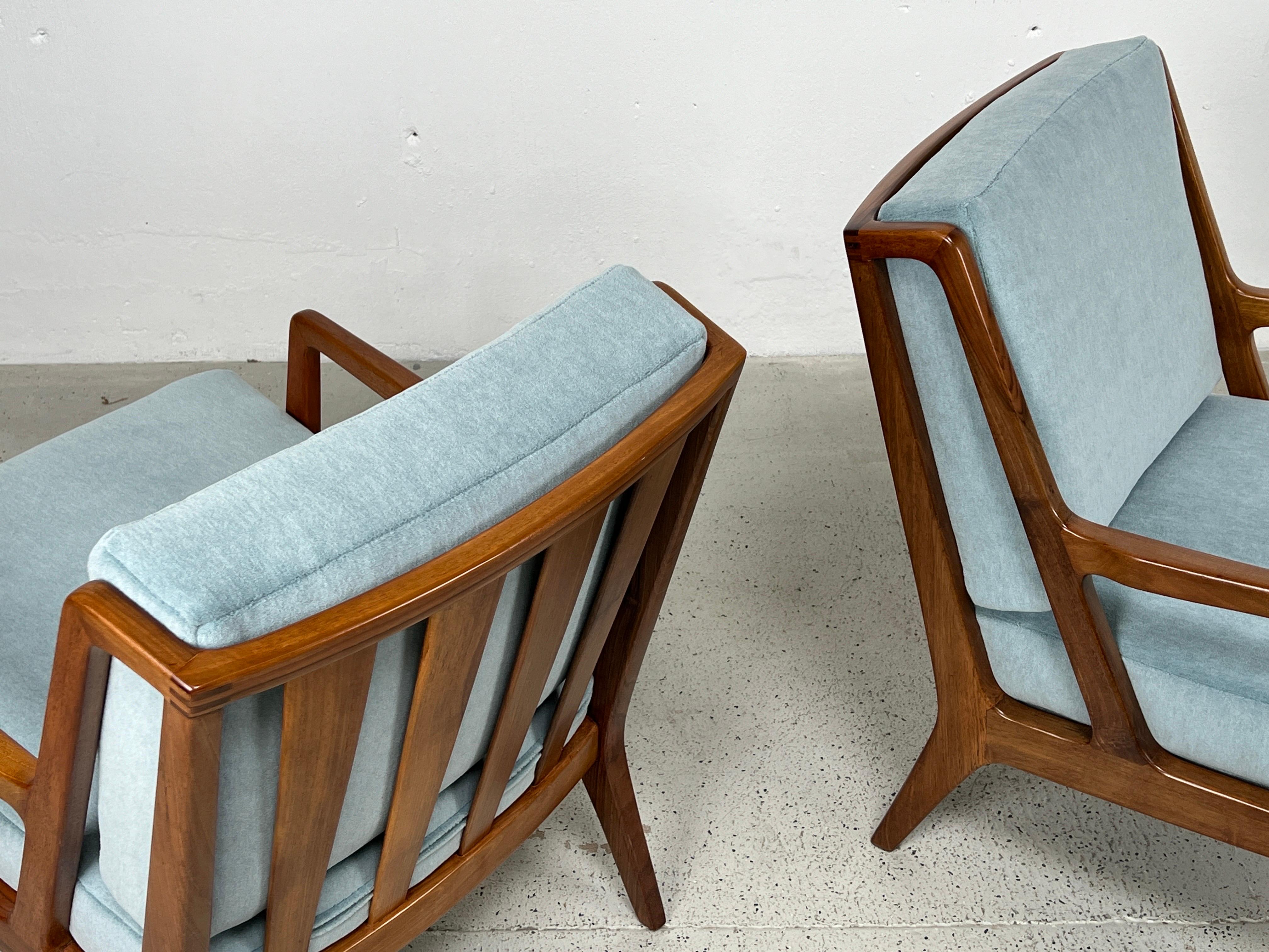 Rare Pair of Lounge Chairs by Singer and Sons  In Good Condition For Sale In Dallas, TX