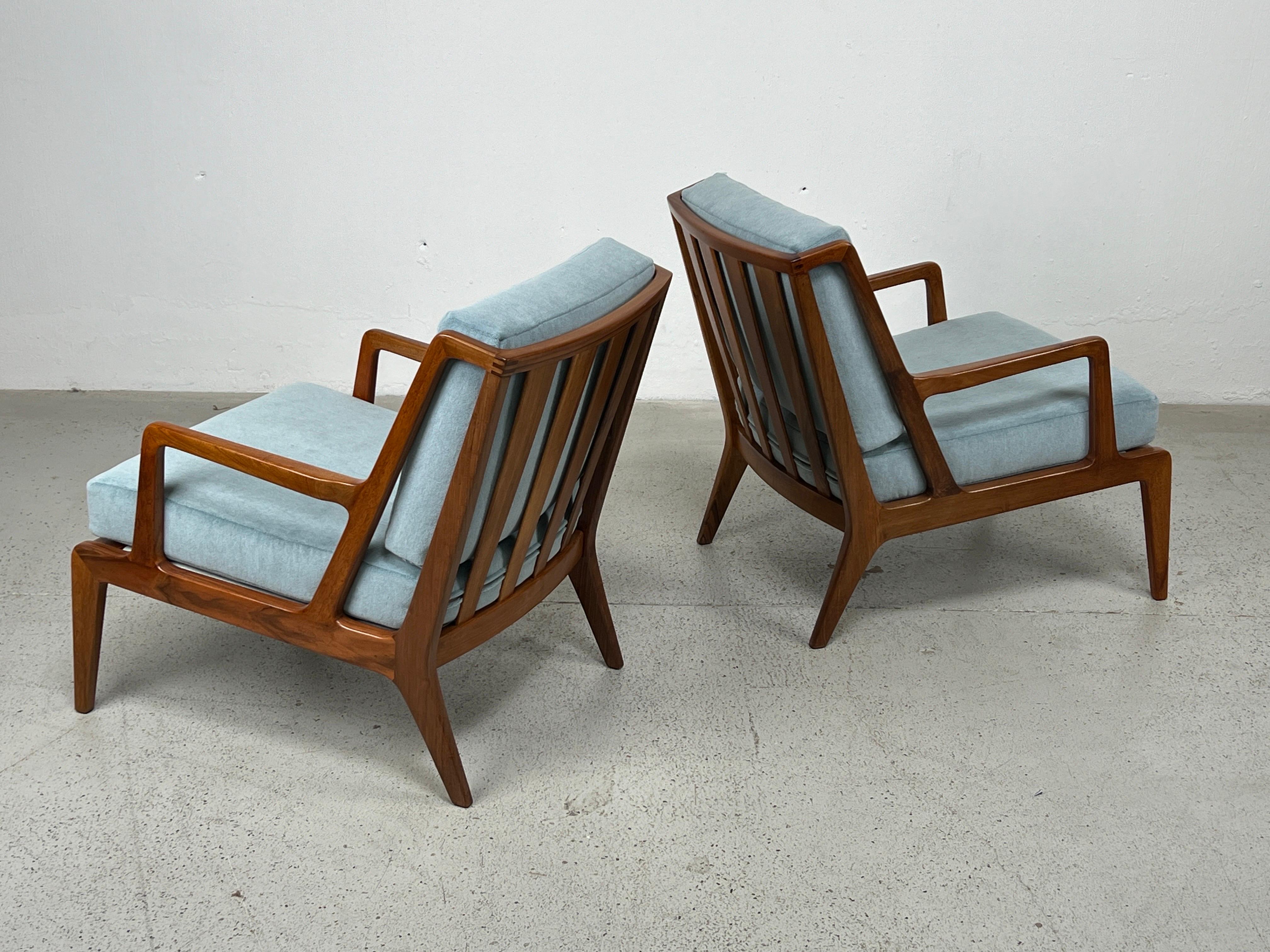 Rare Pair of Lounge Chairs by Singer and Sons  For Sale 1