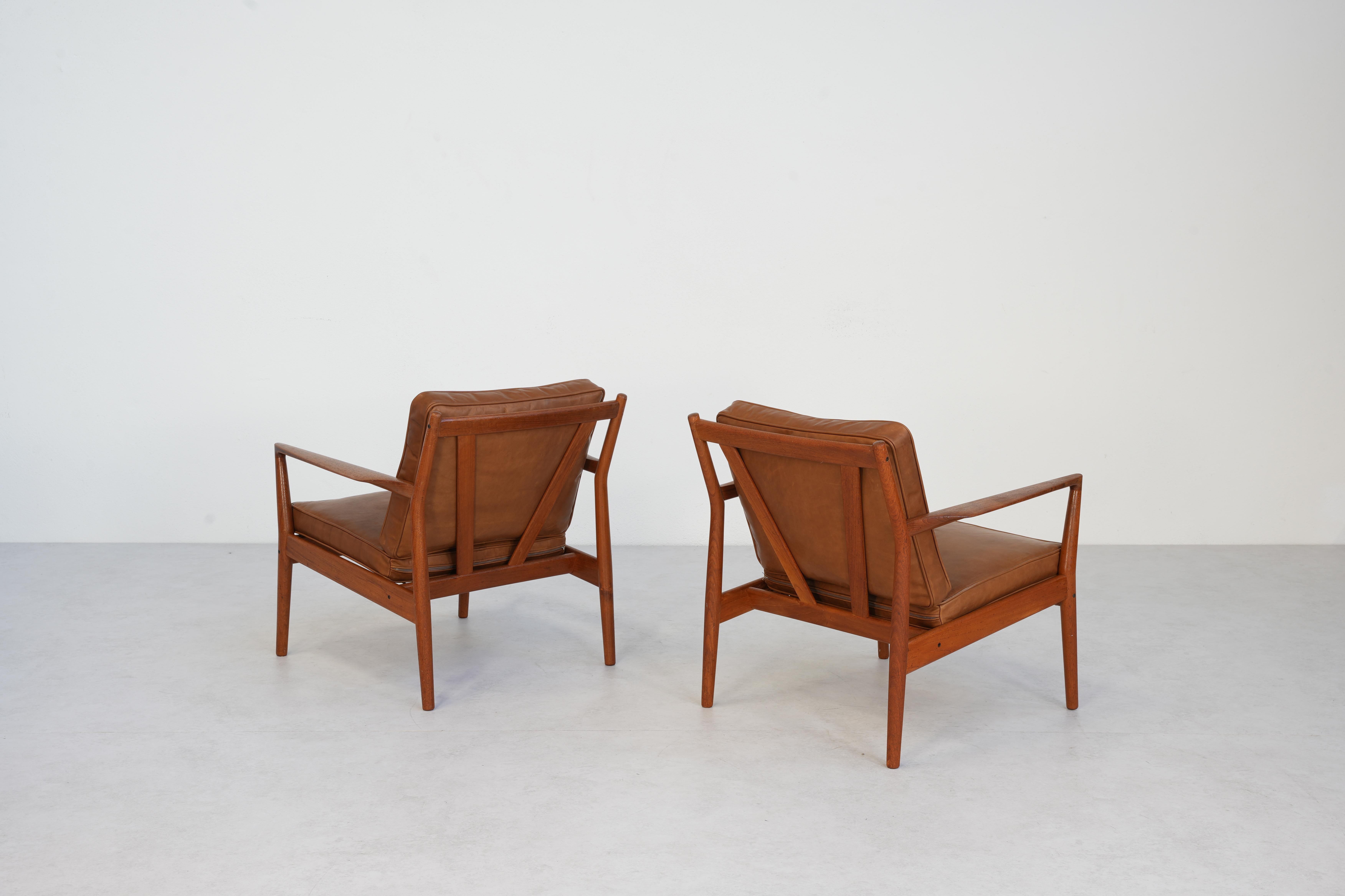 Rare Pair of Lounge Chairs by Steffen Syrach-Larsen for Børge Jensen For Sale 7
