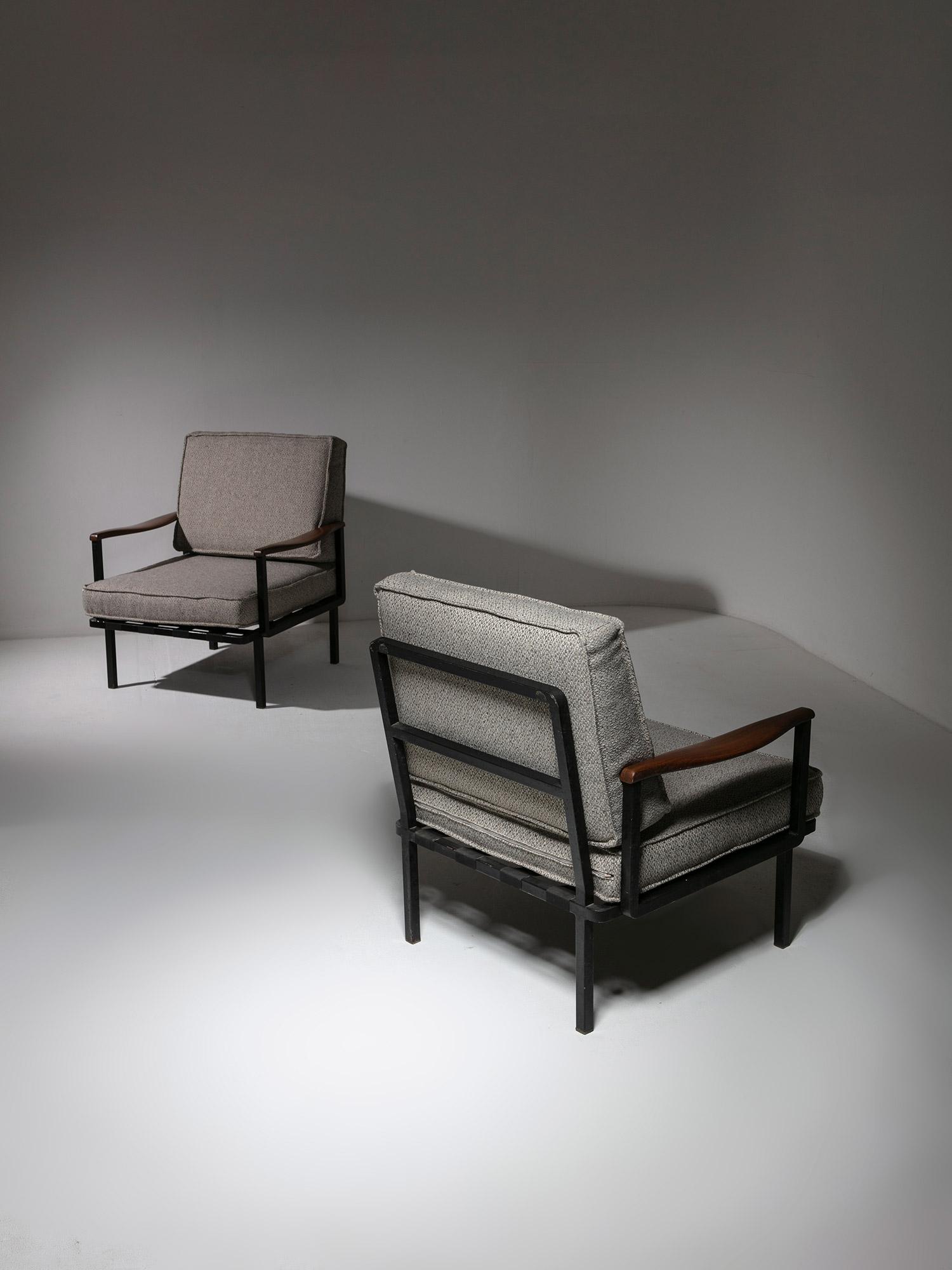 Italian Rare Pair of Lounge Chairs Model P24 by Osvaldo Borsani for Tecno, Italy, 1960s For Sale