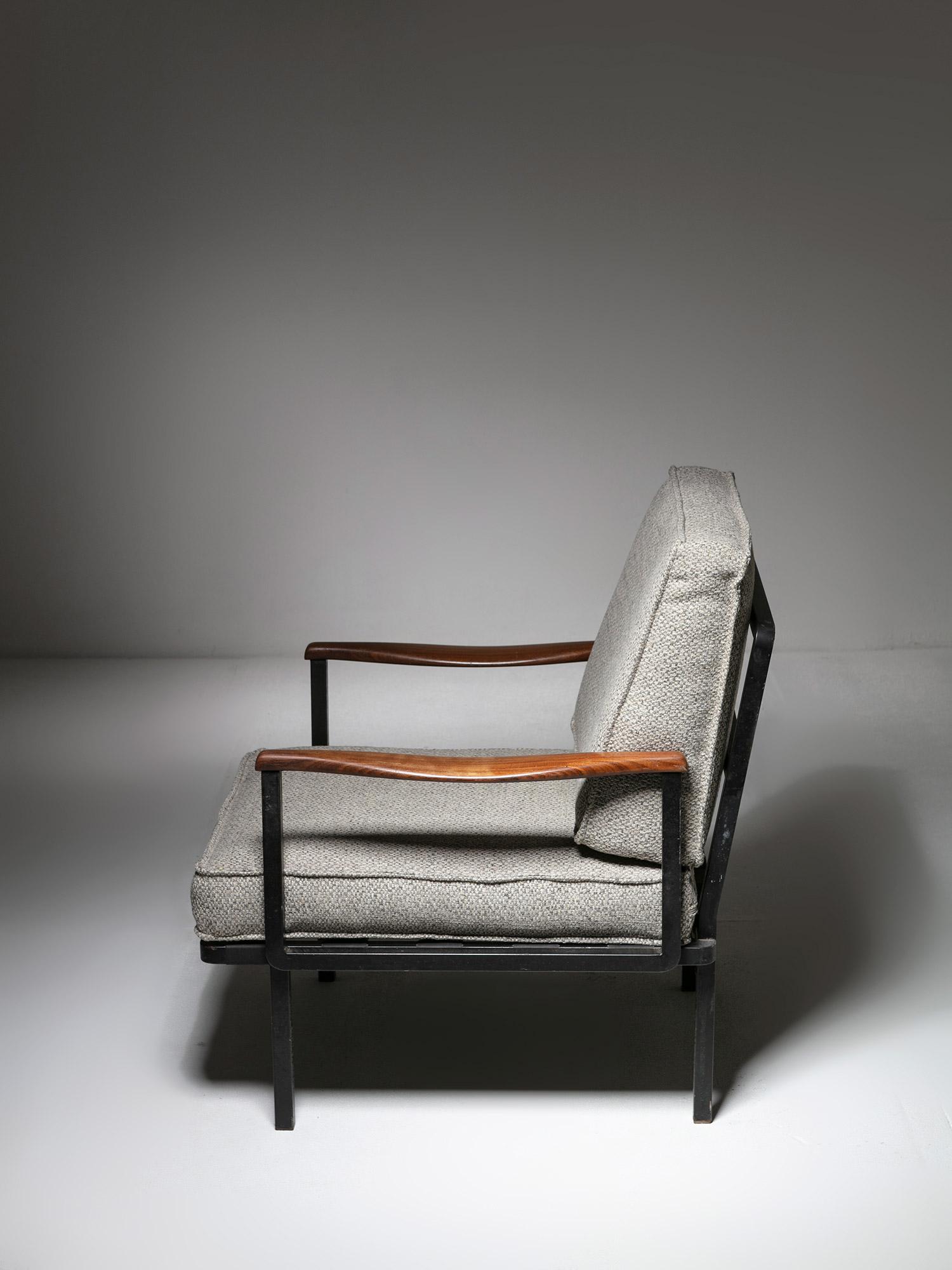 Rare Pair of Lounge Chairs Model P24 by Osvaldo Borsani for Tecno, Italy, 1960s For Sale 2