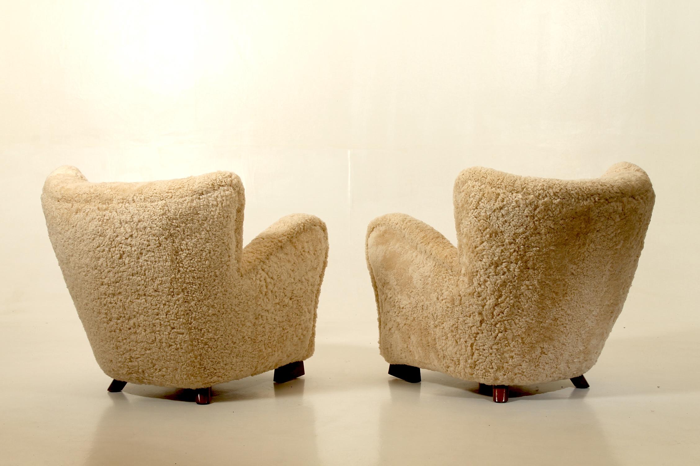 Milieu du XXe siècle Rare paire de chaises longues de Flemming Lassen, Danemark. en vente
