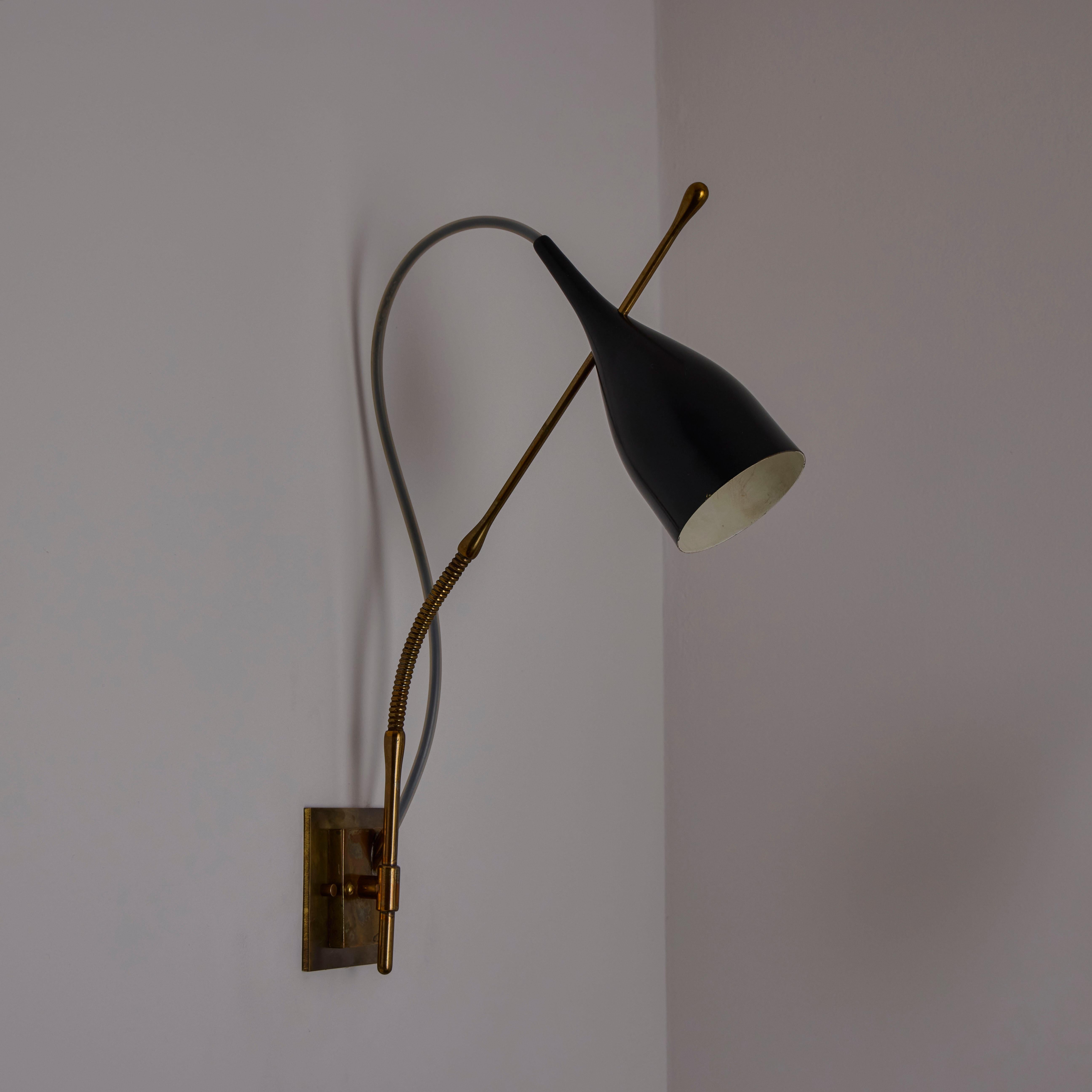 Rare Pair of 'Lucinella' Wall Lights by Angelo Lelii for Arredoluce en Bueno estado para la venta en Los Angeles, CA