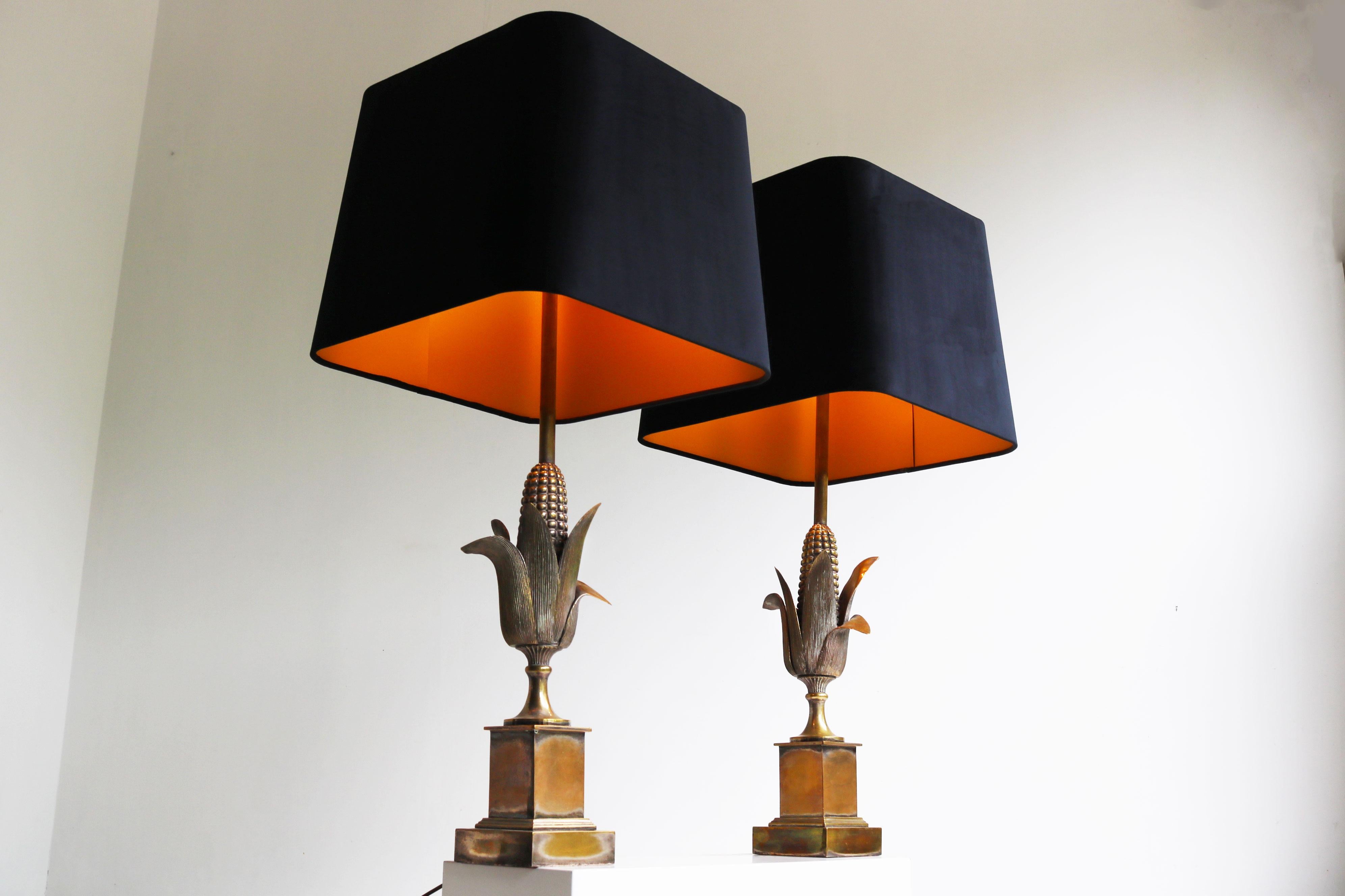 Seltenes Paar von Maison Charles ''Corn'' Tischlampen 1950 Frankreich Regency Bronze (Handgefertigt) im Angebot