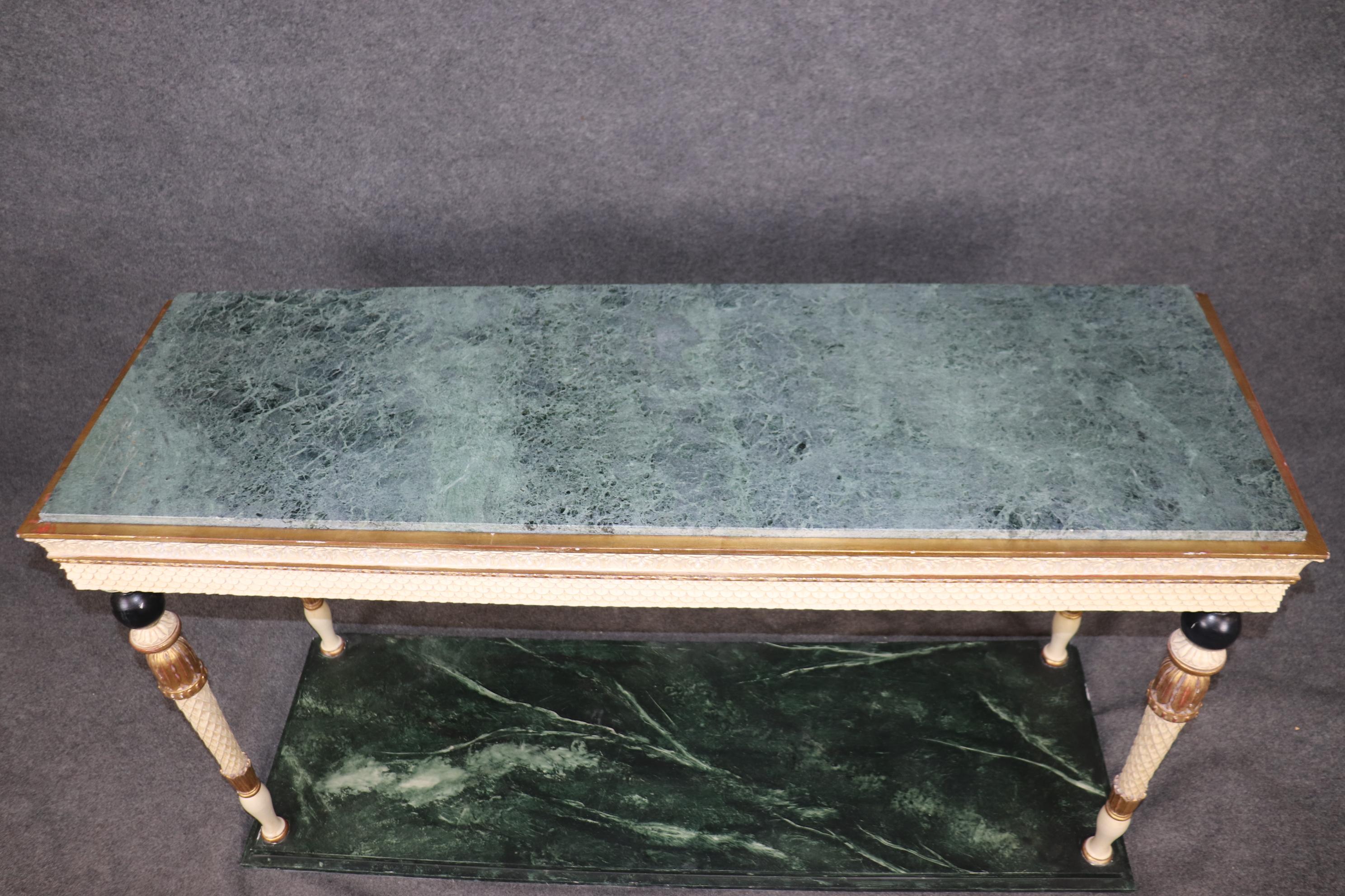 Raro par de consolas decoradas con mármol y pintura de imitación de mármol Manner Jansen Luis XVI en venta