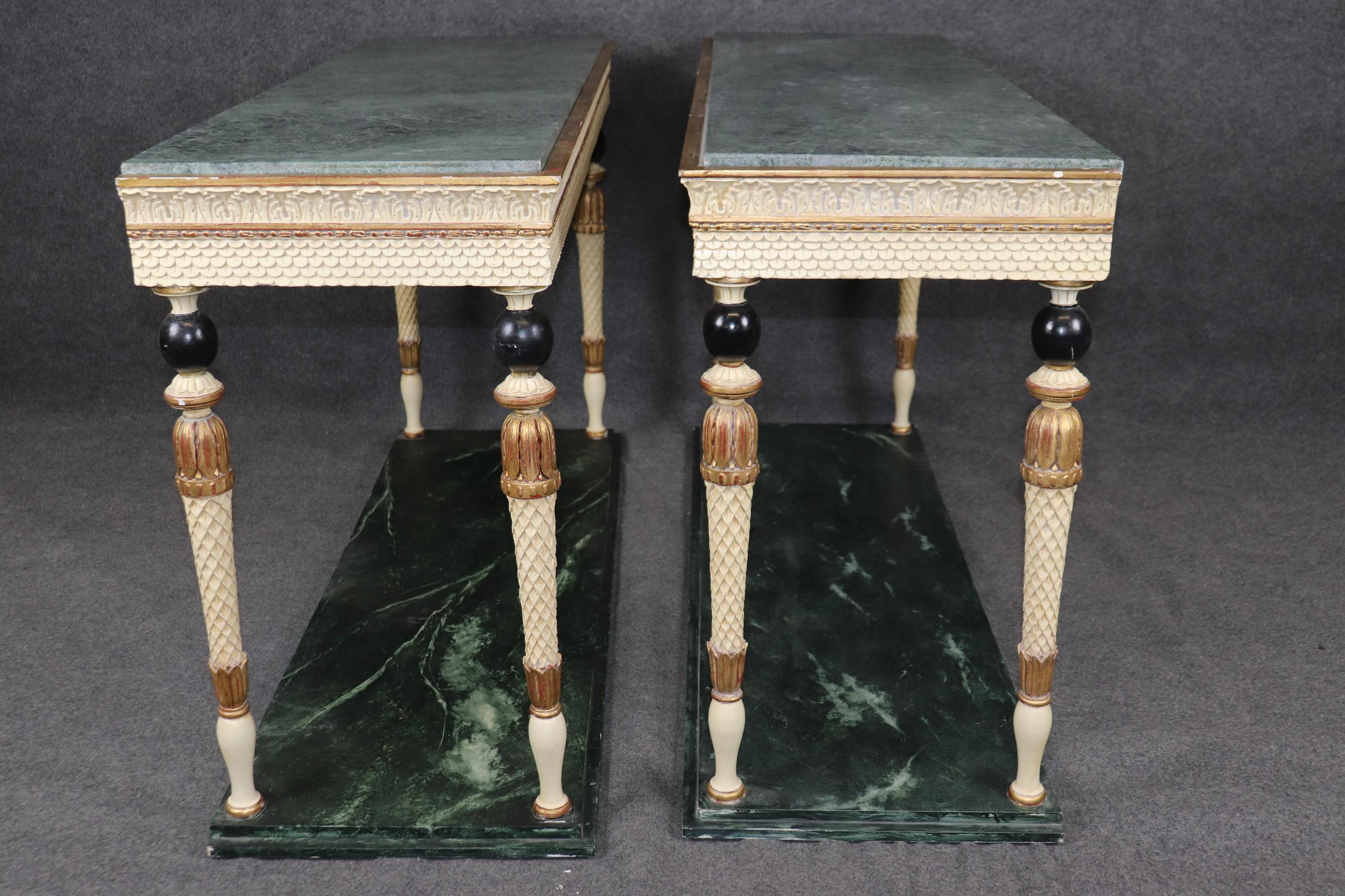 Raro par de consolas decoradas con mármol y pintura de imitación de mármol Manner Jansen mediados del siglo XX en venta