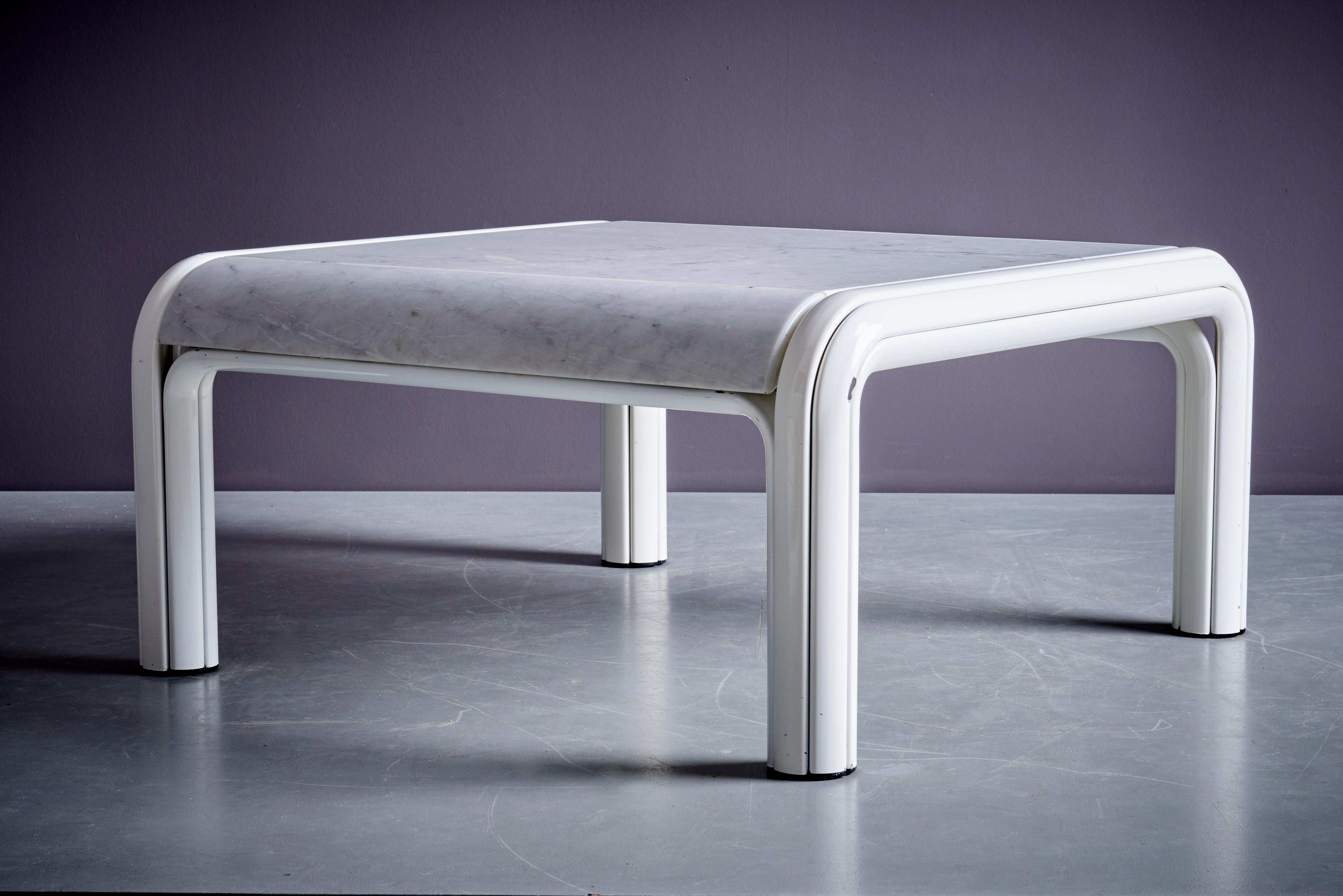 Mid-Century Modern Rare Pair of Marble Coffee or Sofa Tables by Gae Aulenti for Knoll, Italy, 1970s For Sale