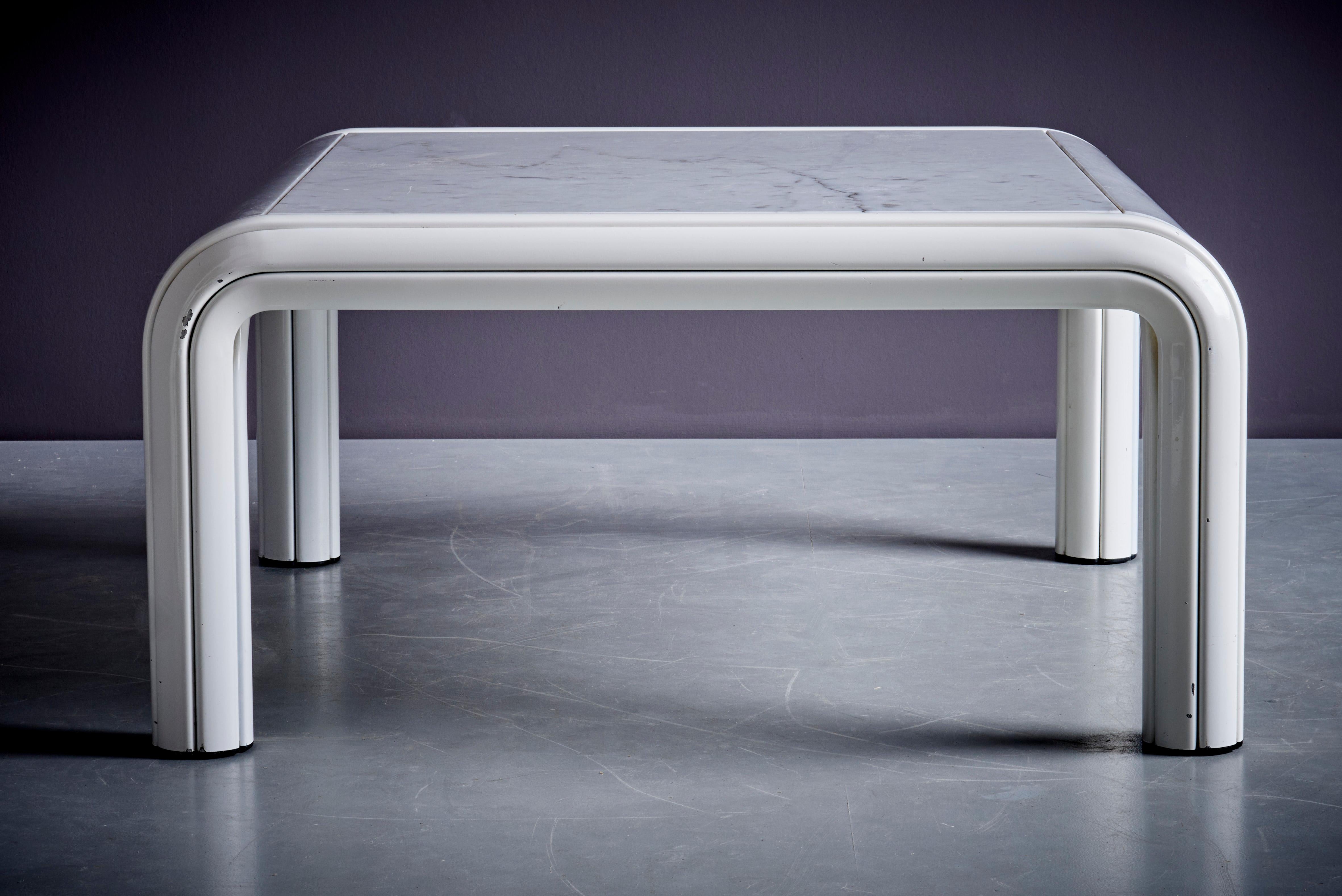 Italian Rare Pair of Marble Coffee or Sofa Tables by Gae Aulenti for Knoll, Italy, 1970s For Sale