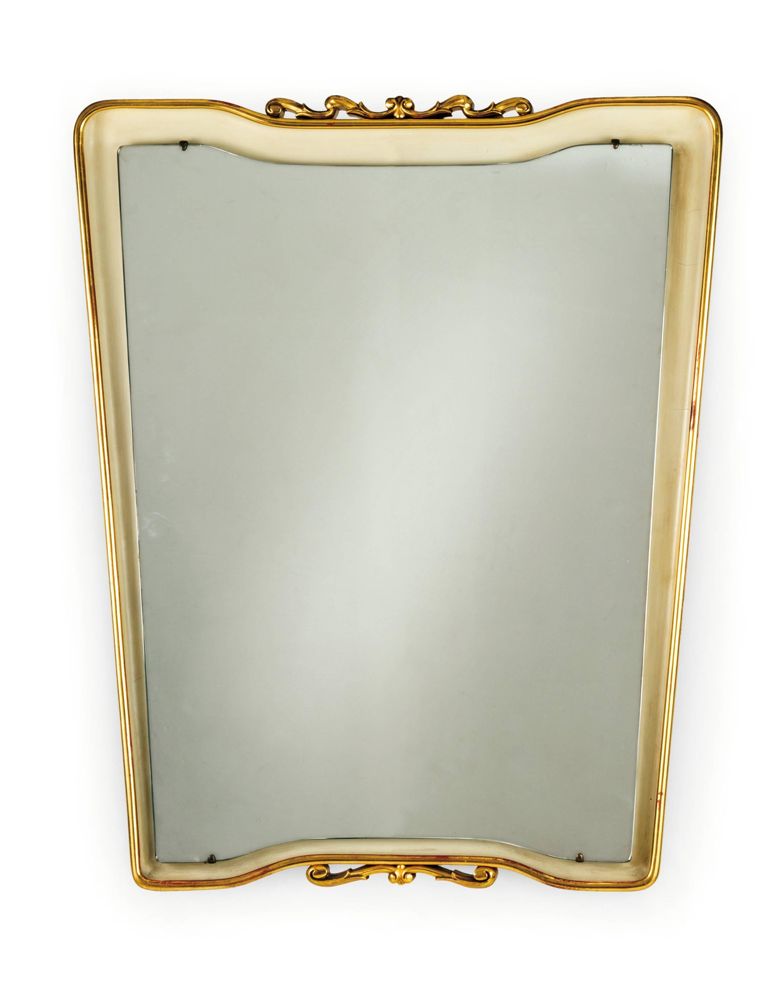 Milieu du XXe siècle Paire de miroirs rares avec consoles flottantes d'Osvaldo Borsani  en vente