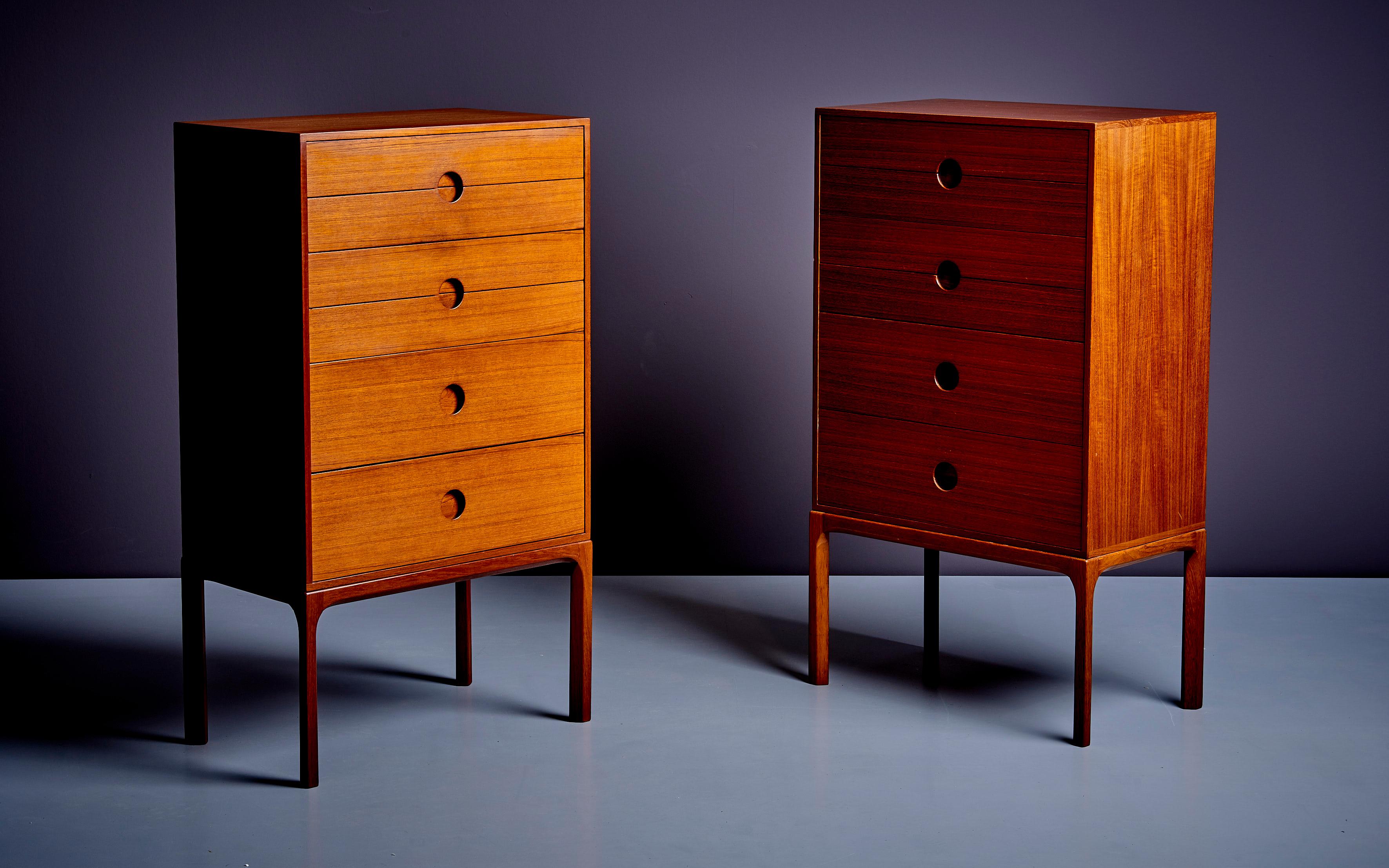 Rare pair of Kai Kristiansen for Aksel Kjersgaard Entre 3b / Model 385 Dresser In Excellent Condition For Sale In Berlin, DE