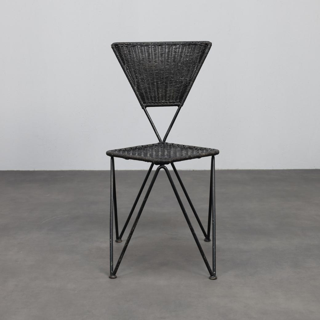 Una rara ed elegante coppia di sedie 